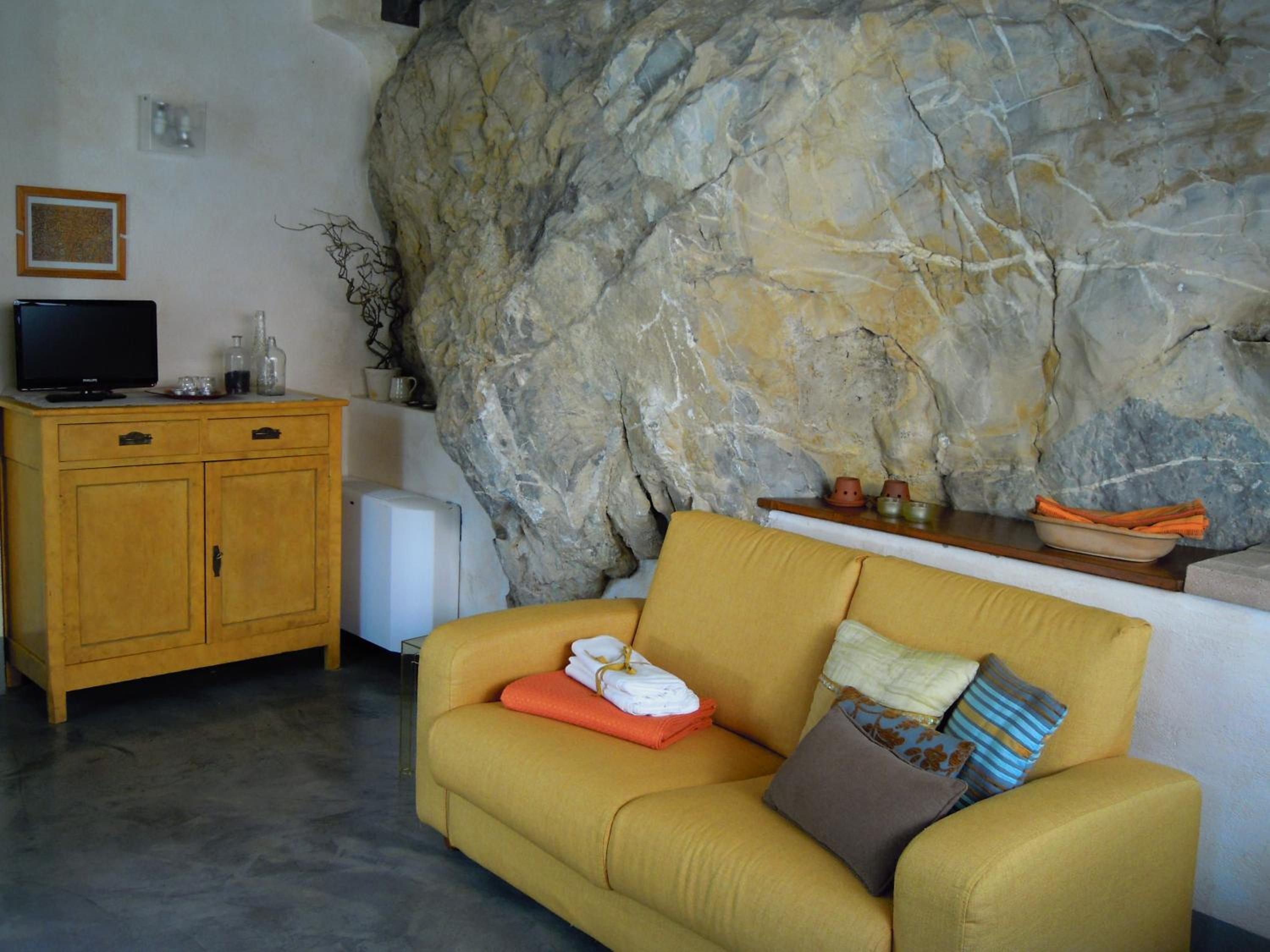 Apartment with Garden View