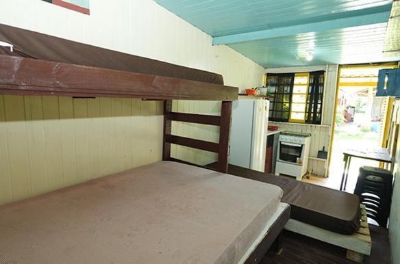 Economy Triple Room photo 2