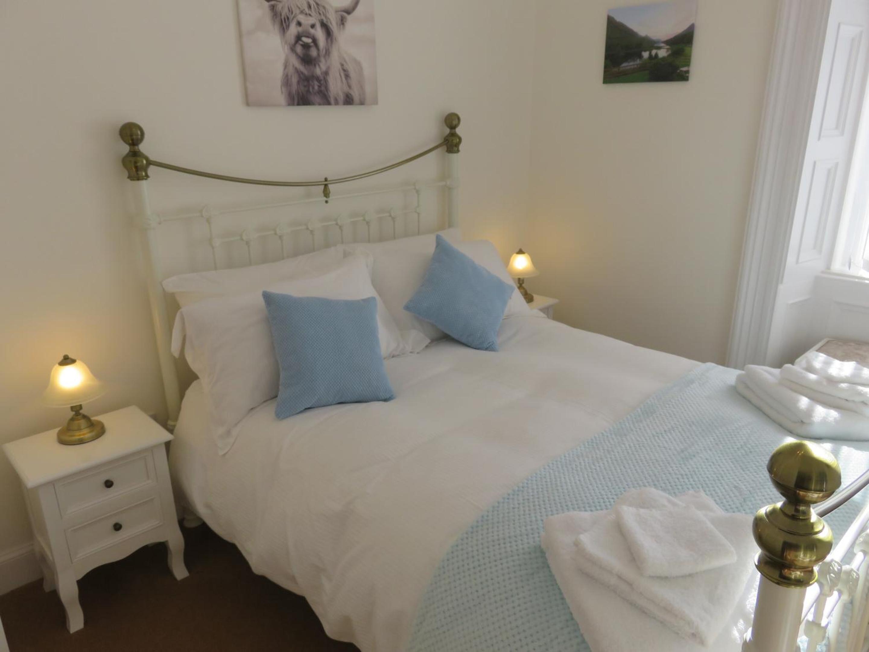 Double Room with Private Bathroom - Photo 2