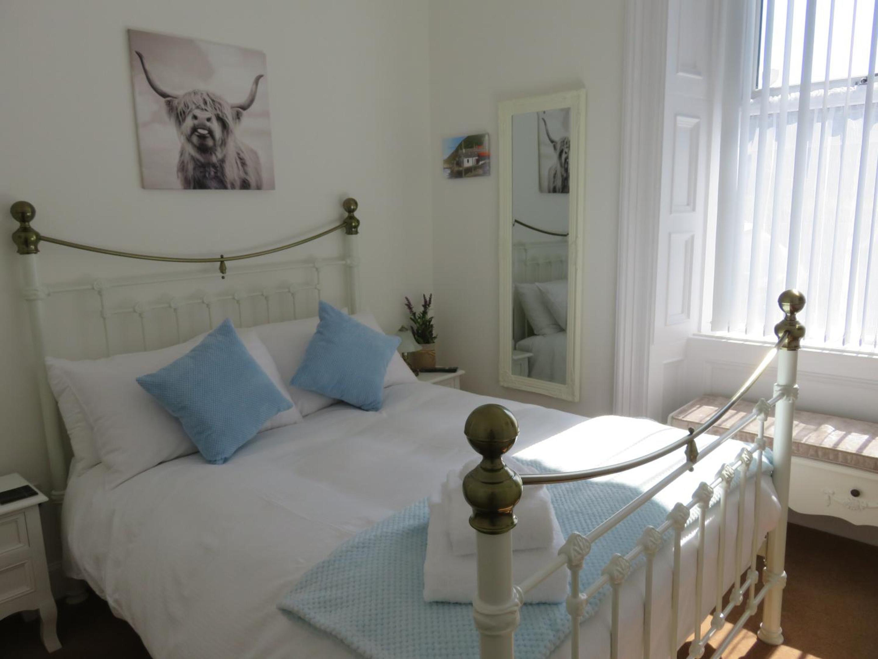 Double Room with Private Bathroom - Photo 4