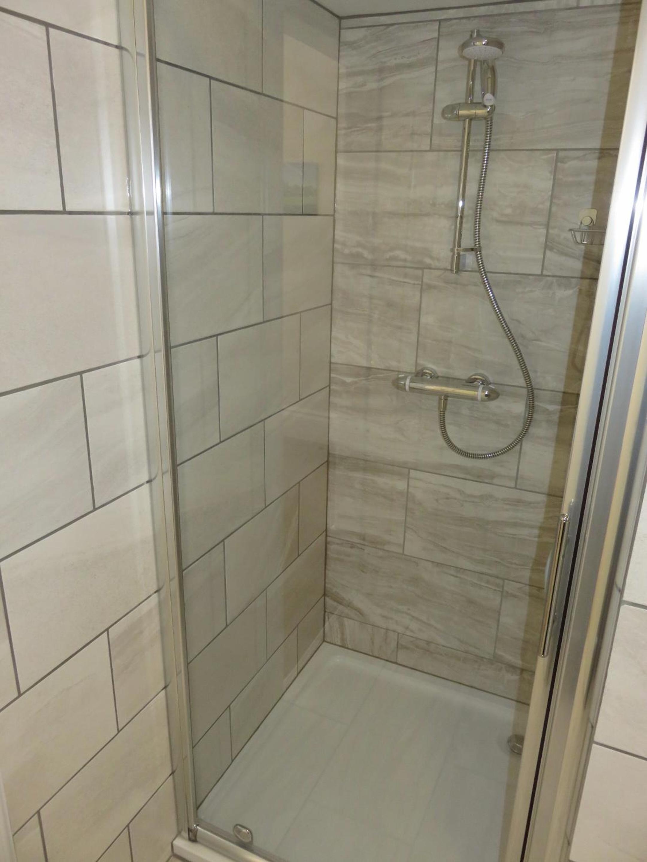 Standard Double Room - Photo 4