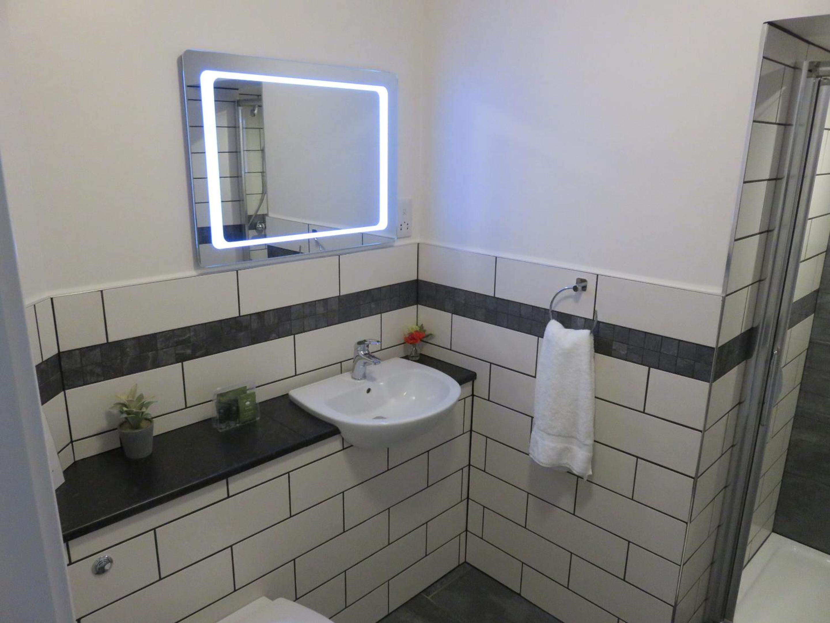 Deluxe Double Room with Shower photo 2
