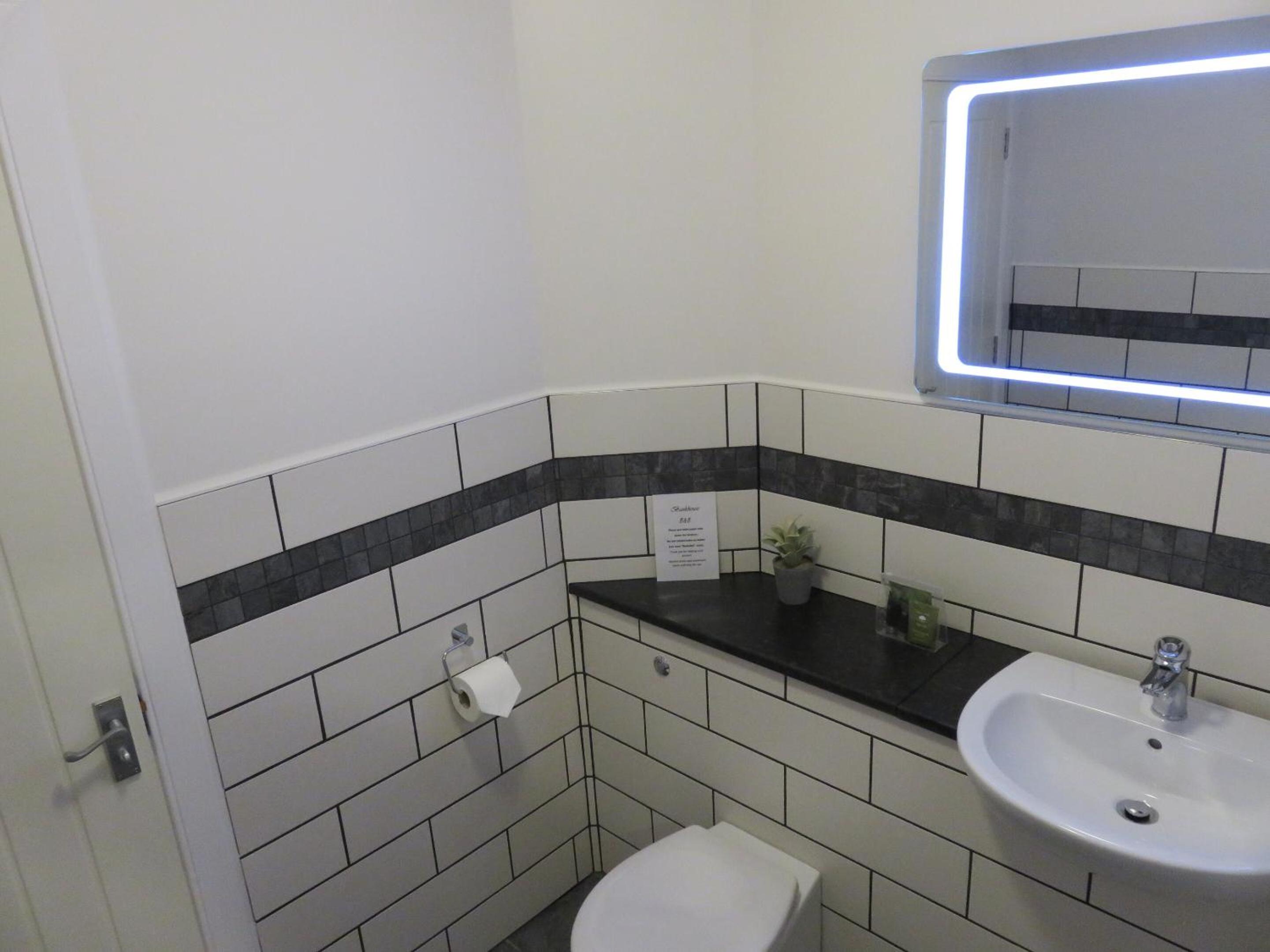 Deluxe Double Room with Shower photo 3