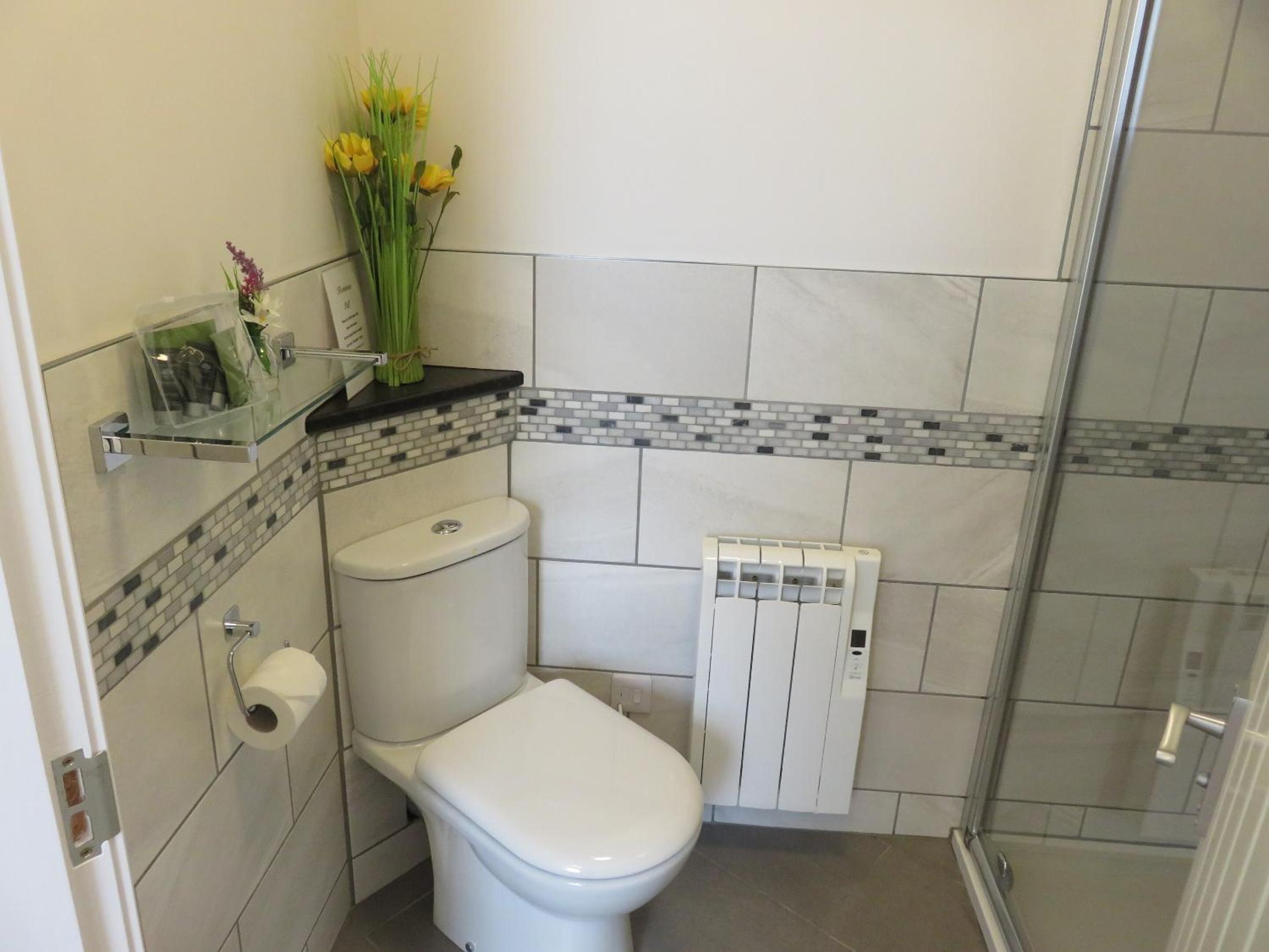 Double Room with Private Bathroom - Photo 6