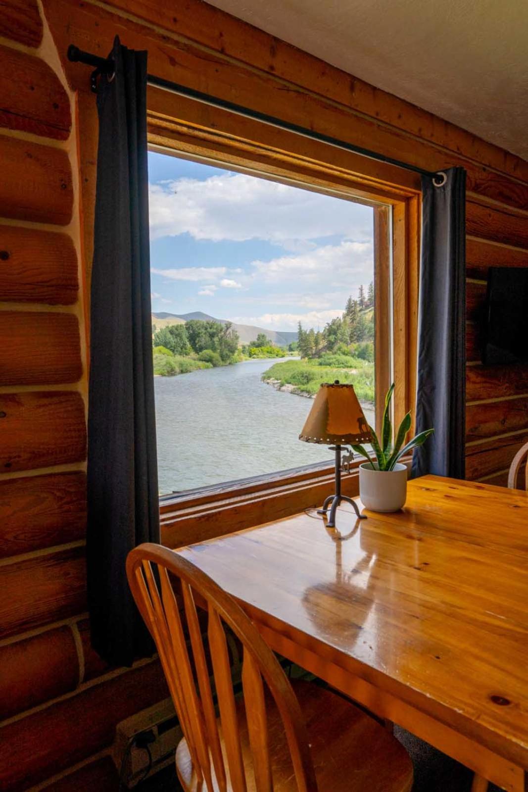Double Room with Patio - Photo 9