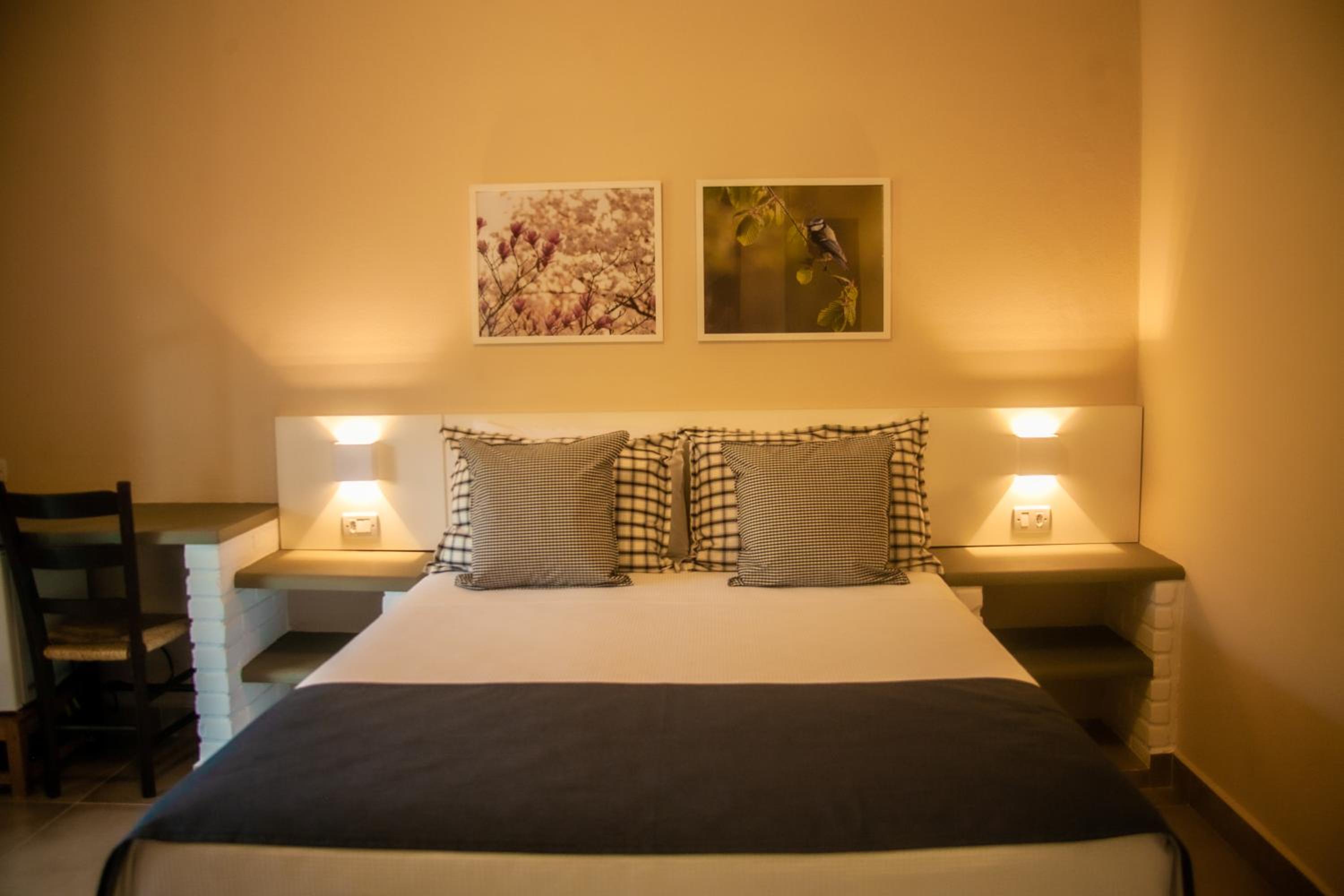 Standard Double Room photo 3