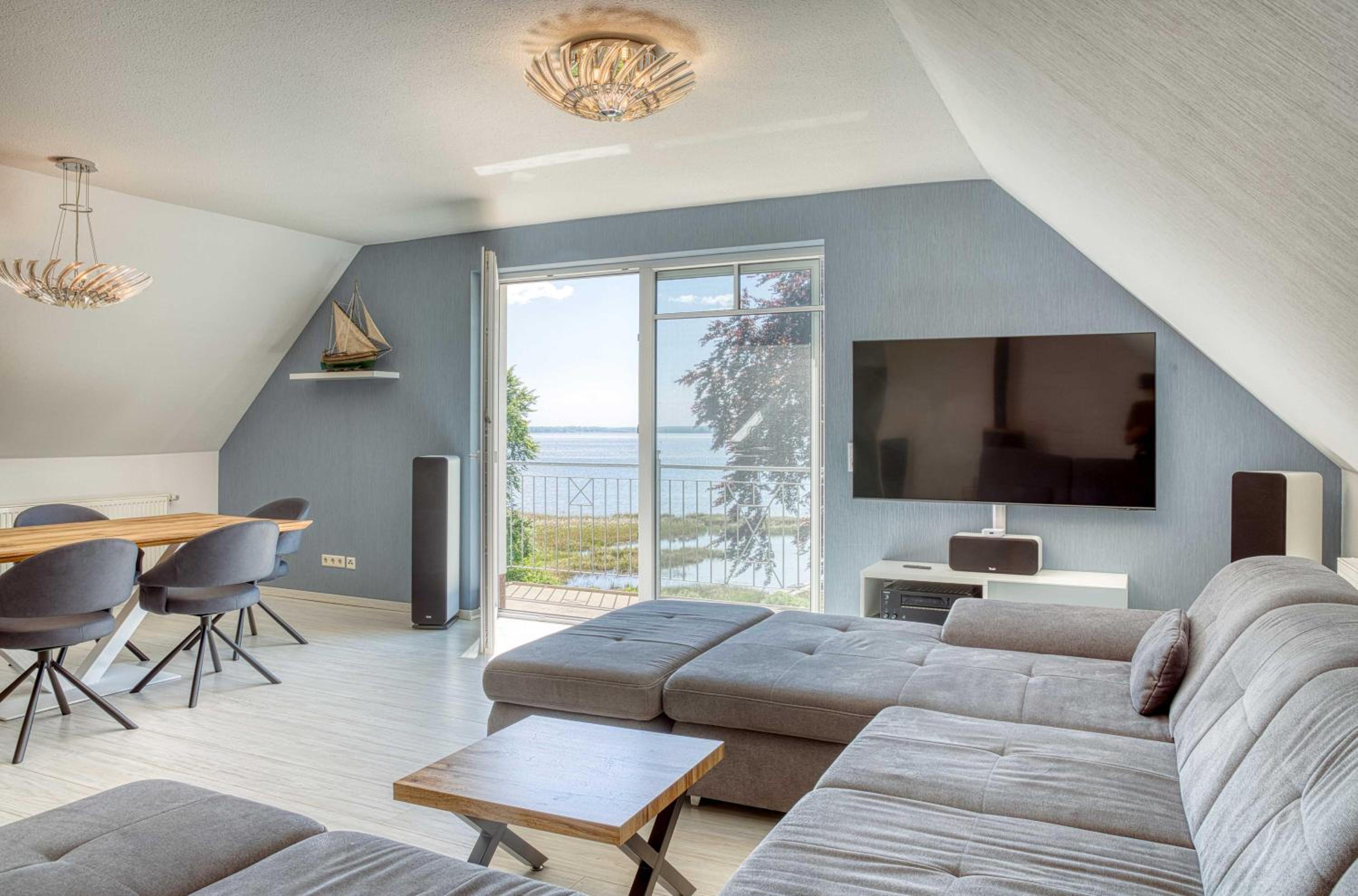Apartment with Lake View photo 1