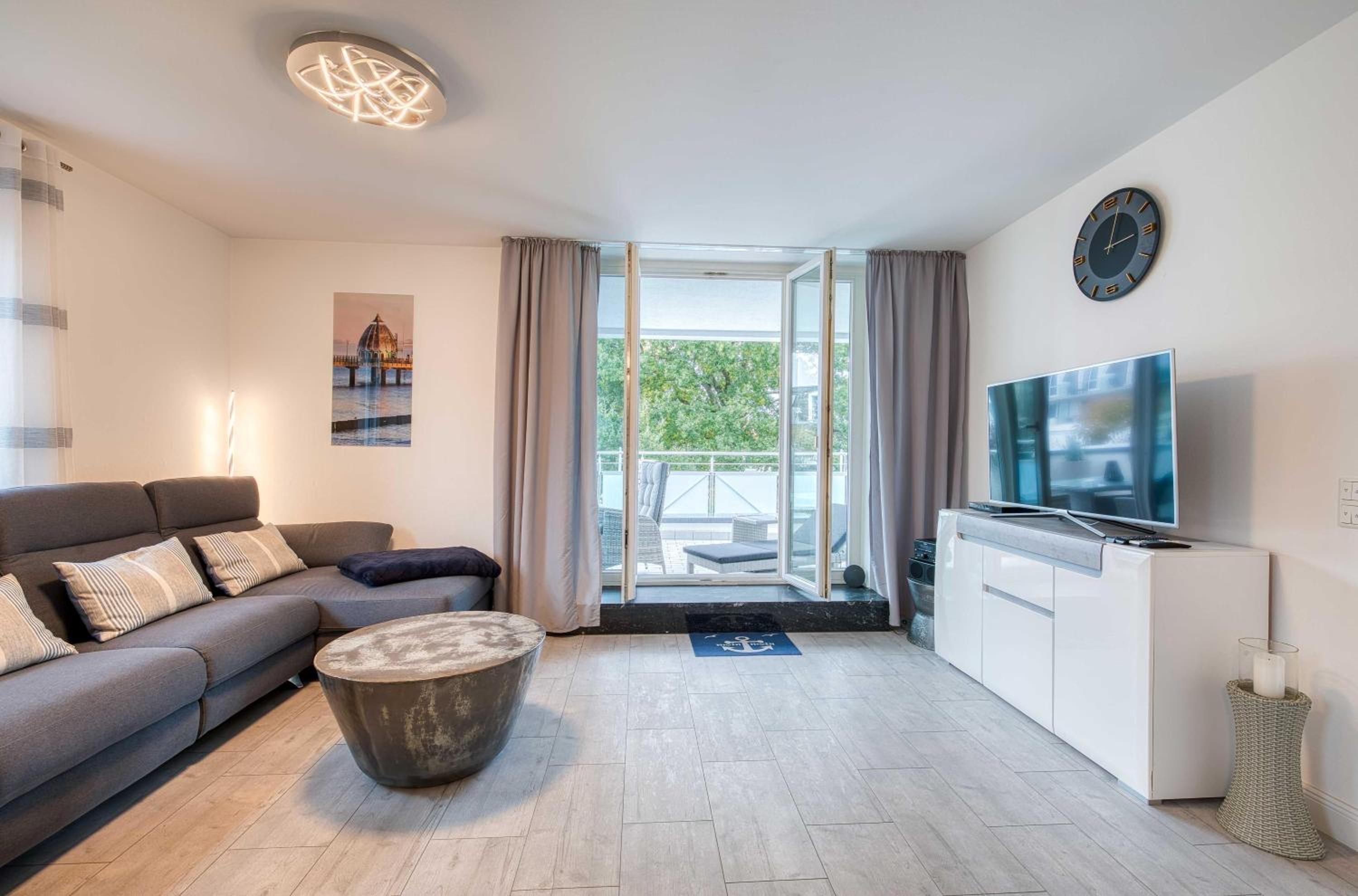 Apartment with Sea View photo 1