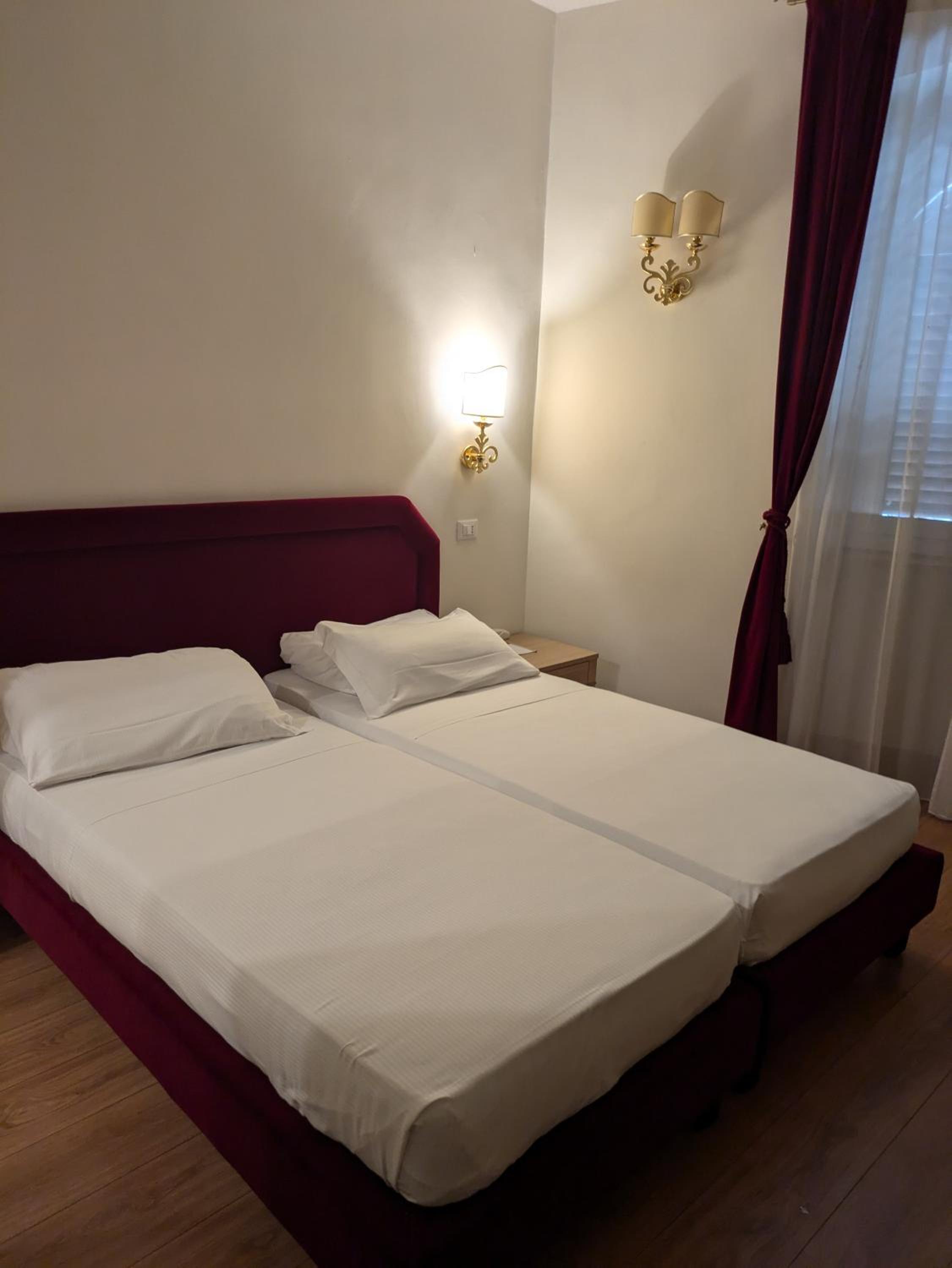 Standard Double or Twin Room with Internal View - Photo 1