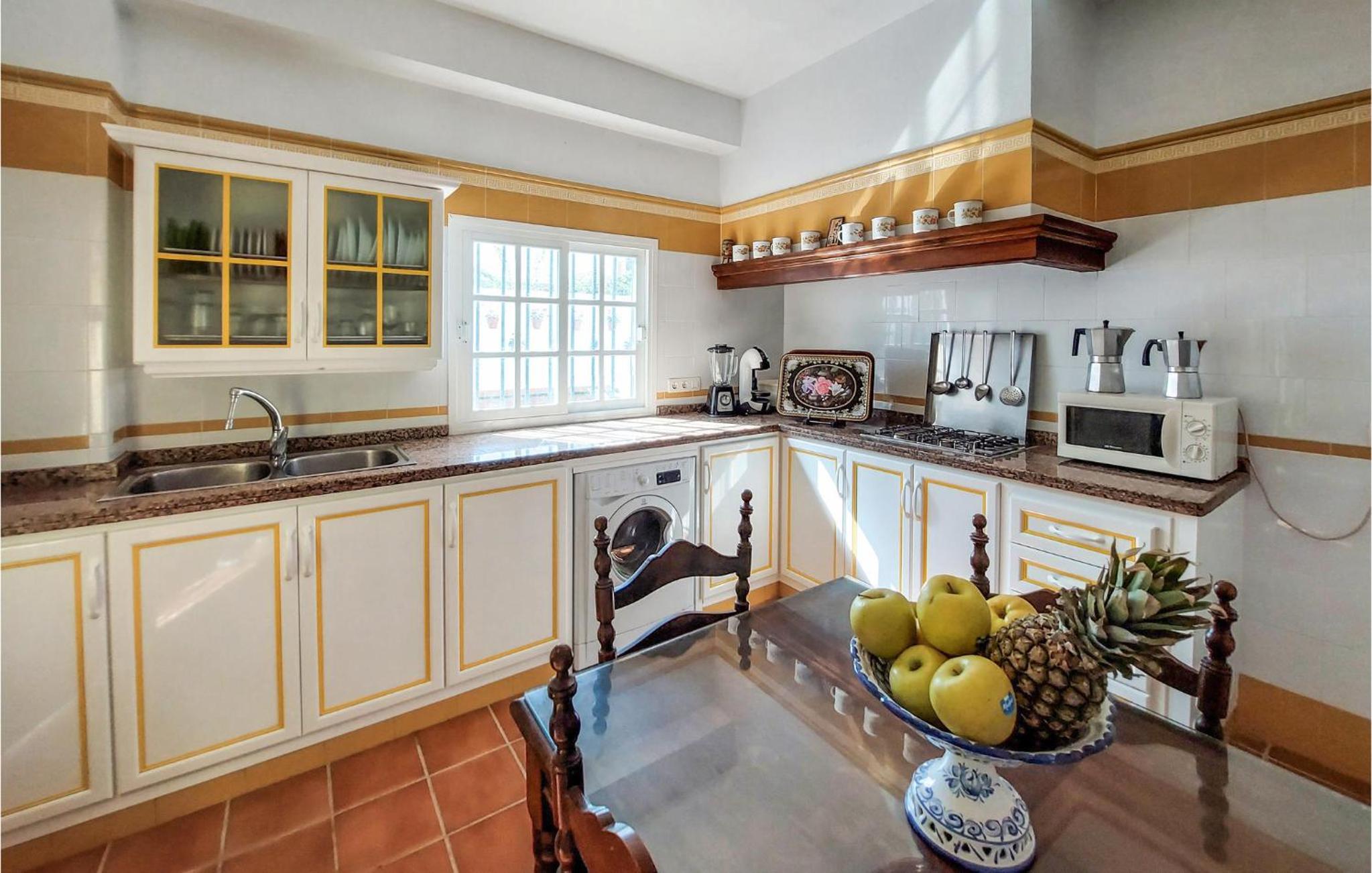 Five-Bedroom Holiday Home photo 2