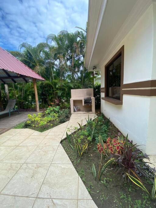 Three-Bedroom House photo 2
