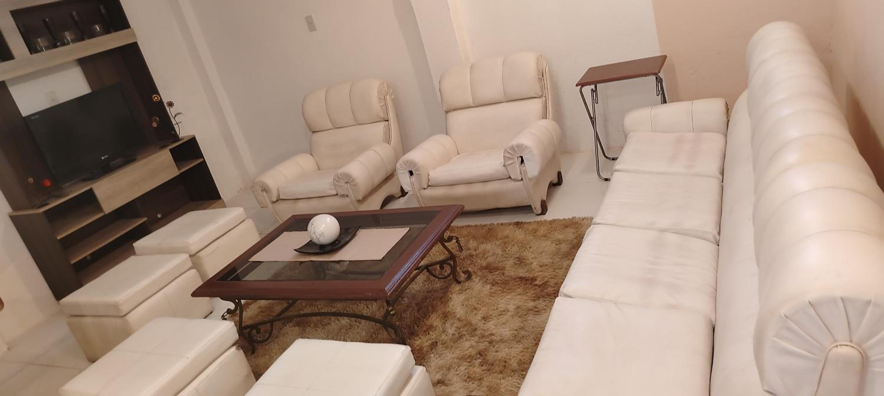 Four-Bedroom House photo 2