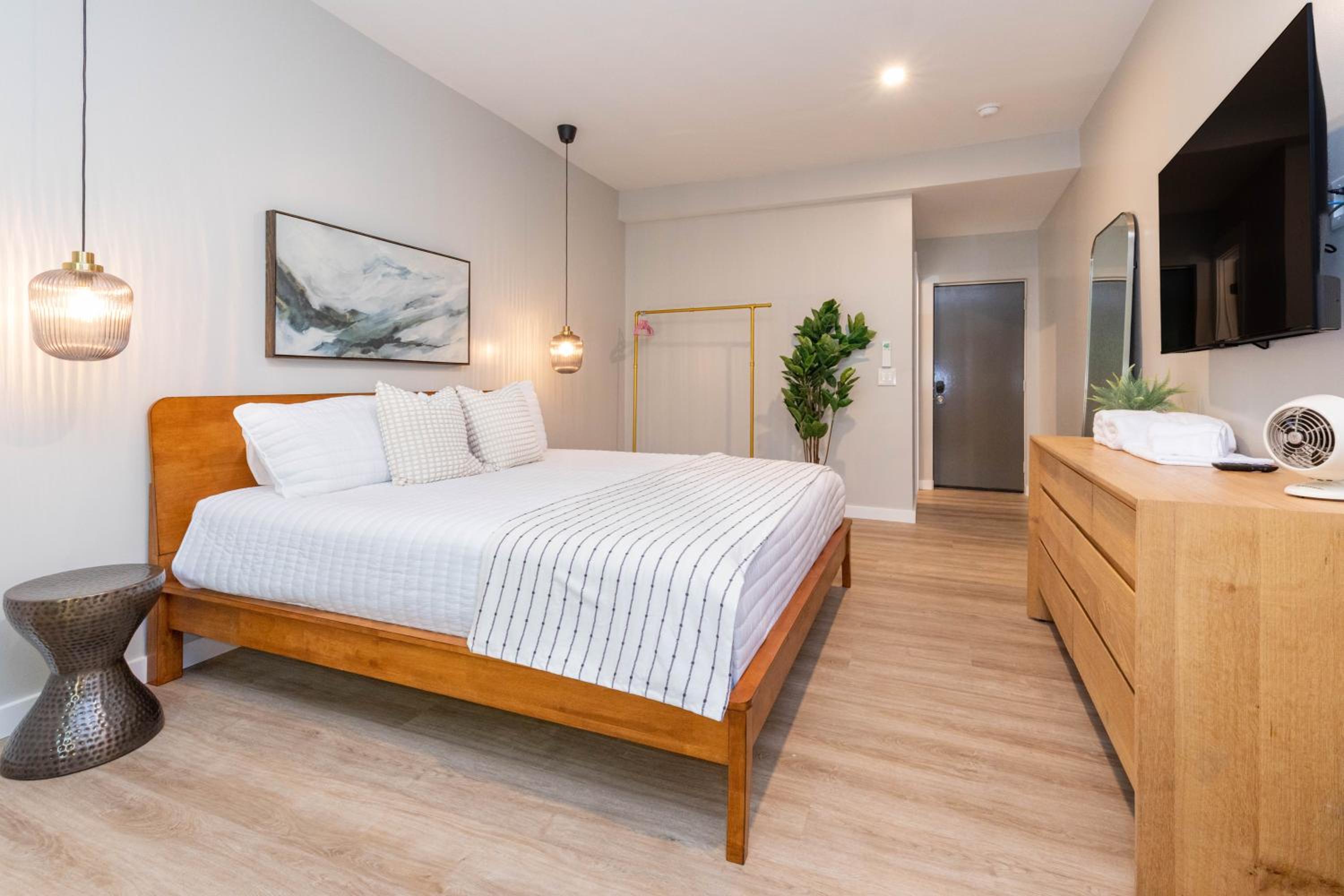 Deluxe King Room photo 2