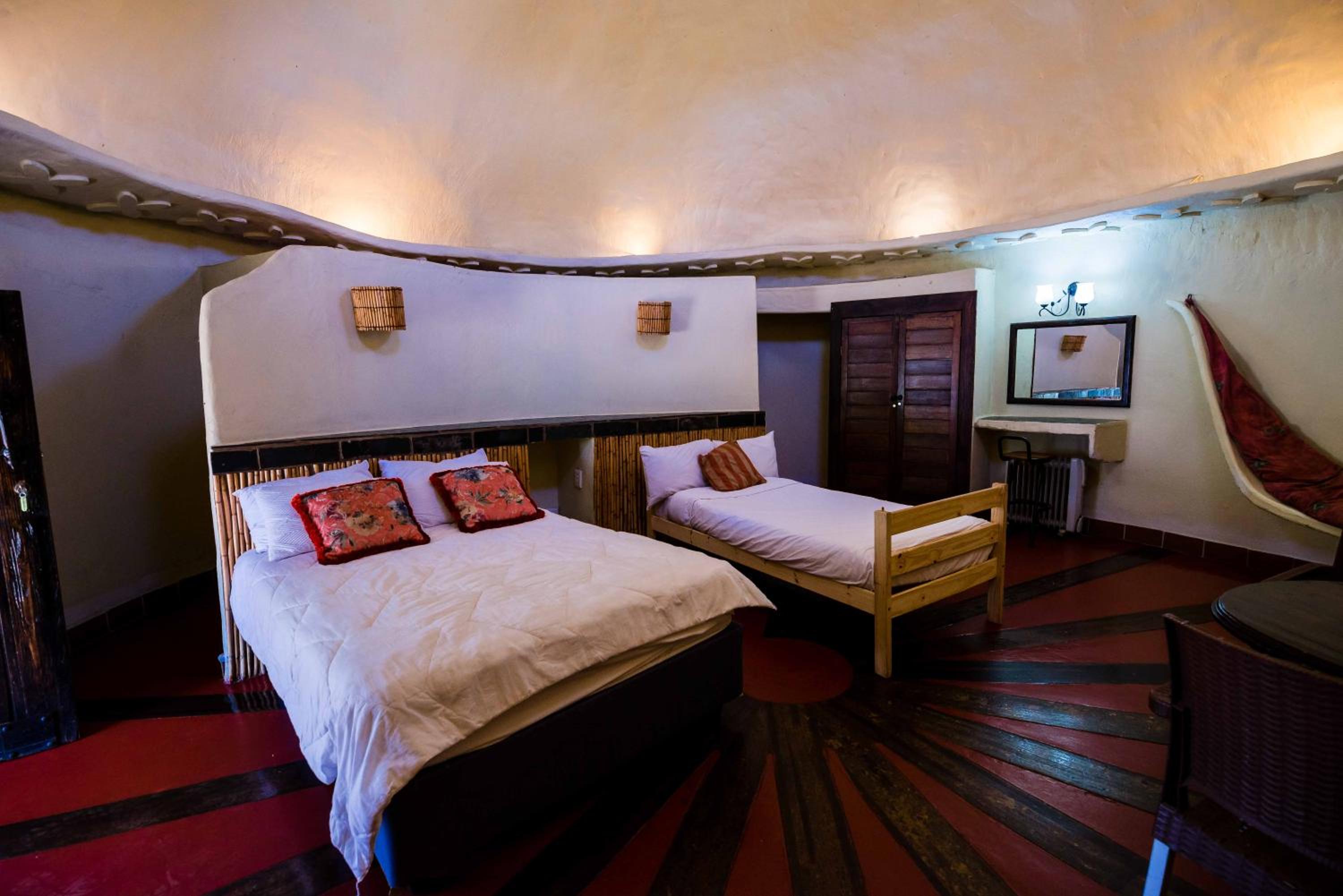 Double Room - Photo 7