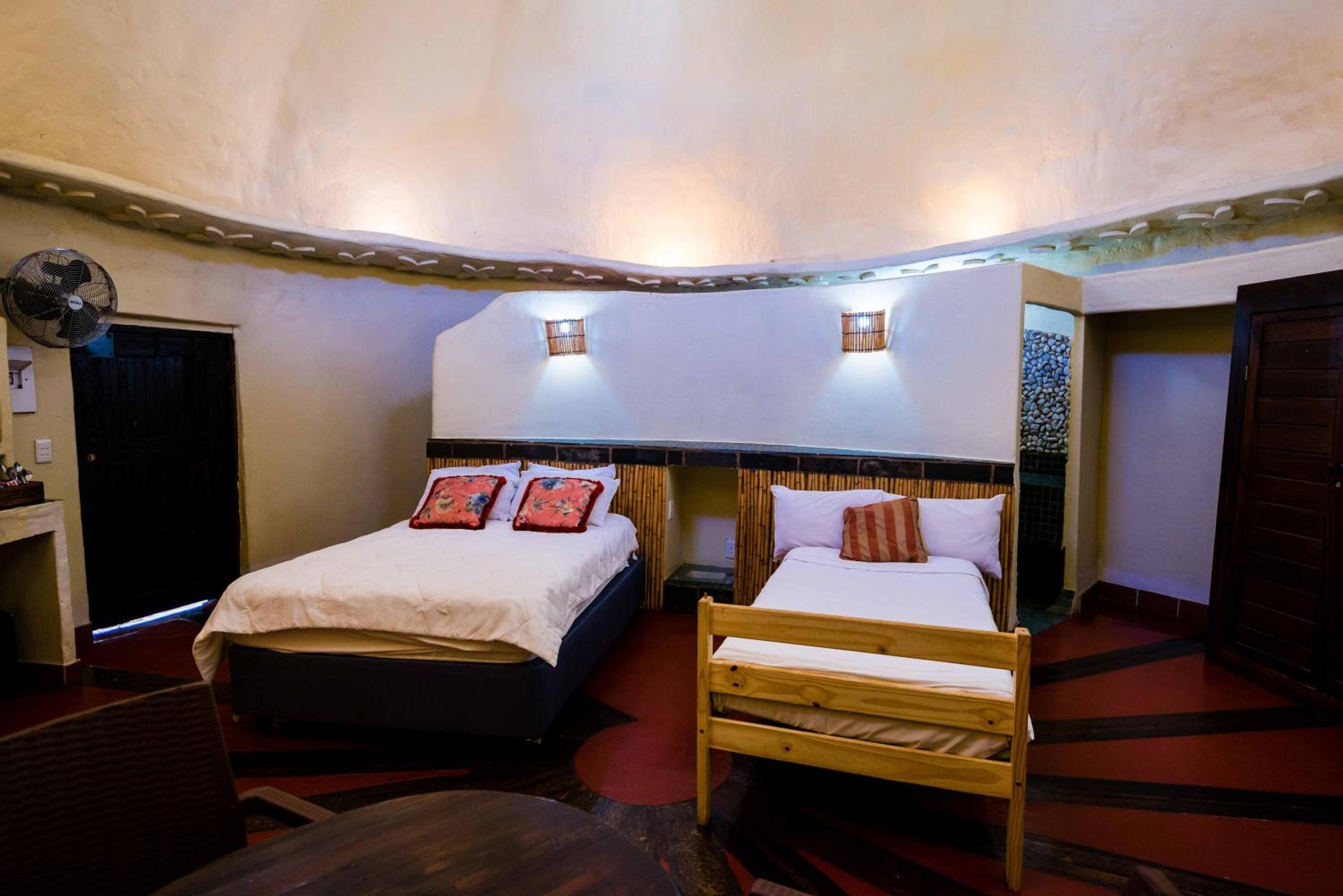 Double Room - Photo 12