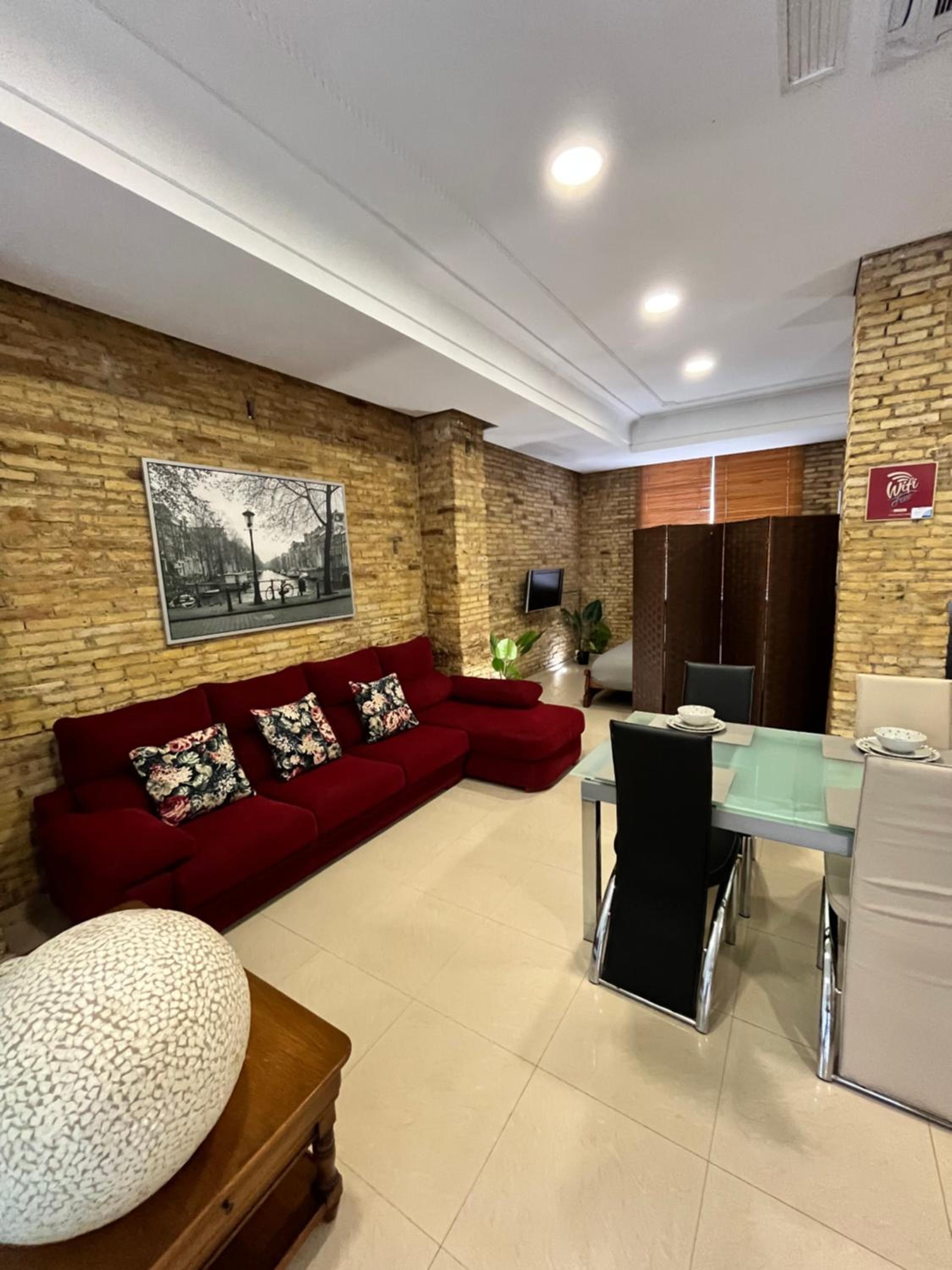 Apartamento de Dos Habitaciones con Terraza