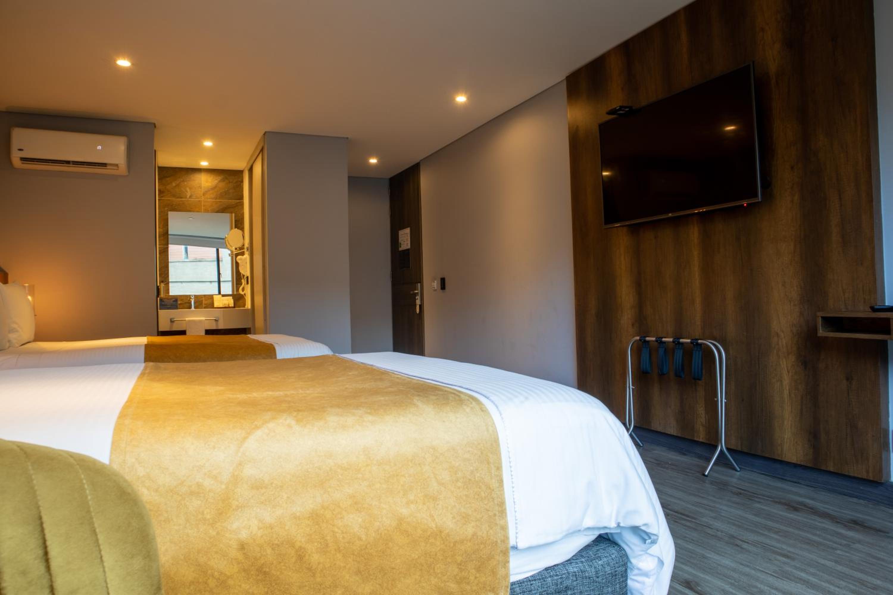 Superior Double Room with Two Double Beds photo 1