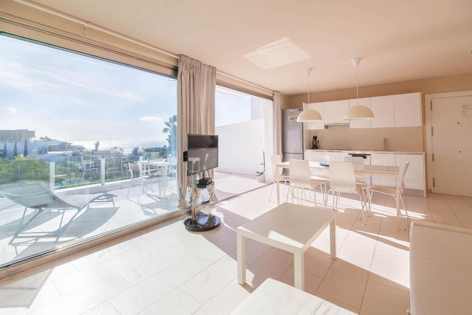 Apartamento de Dos Dormitorios - Frente al Océano