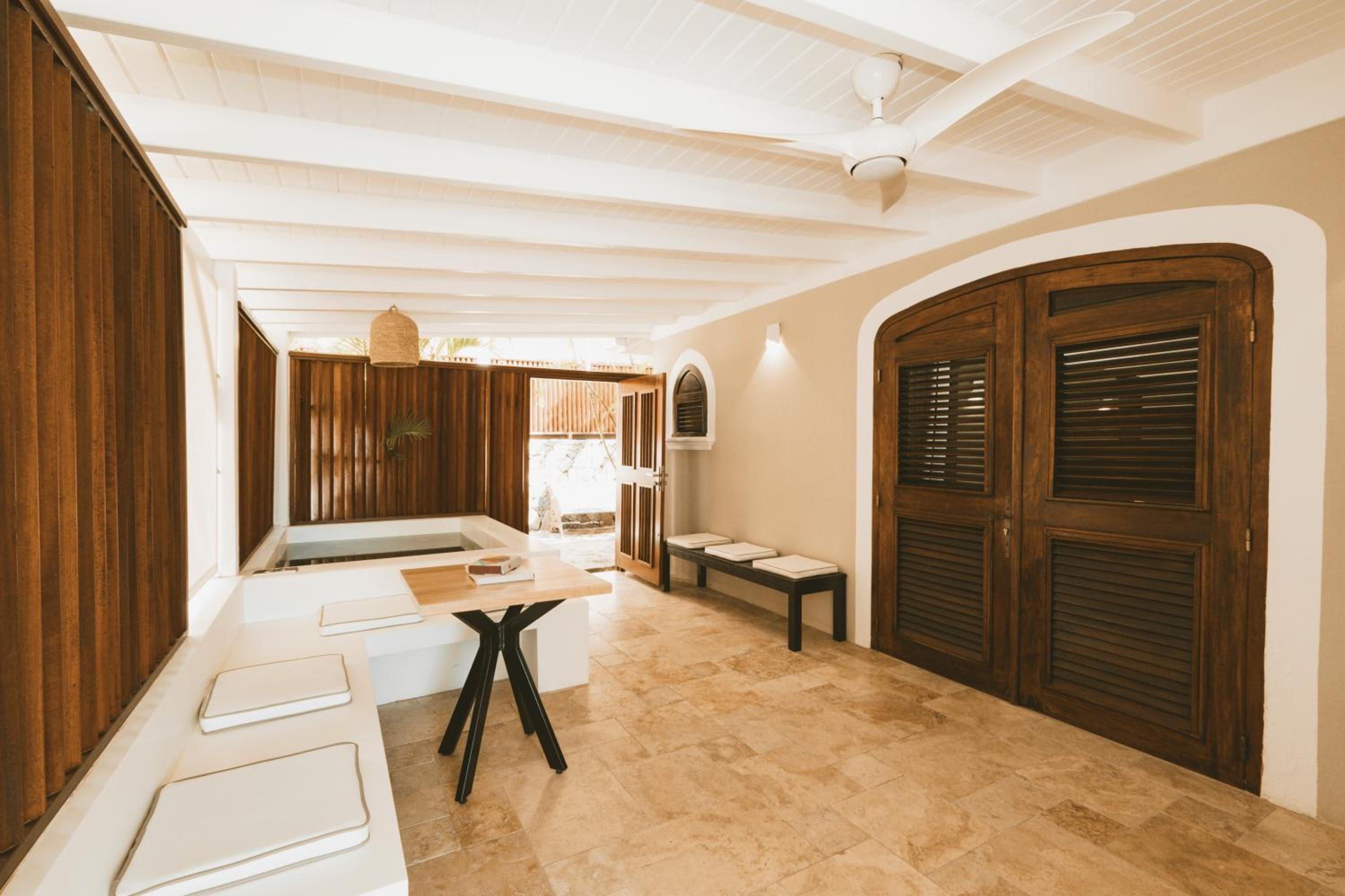 Deluxe Suite with Spa Bath - Photo 5