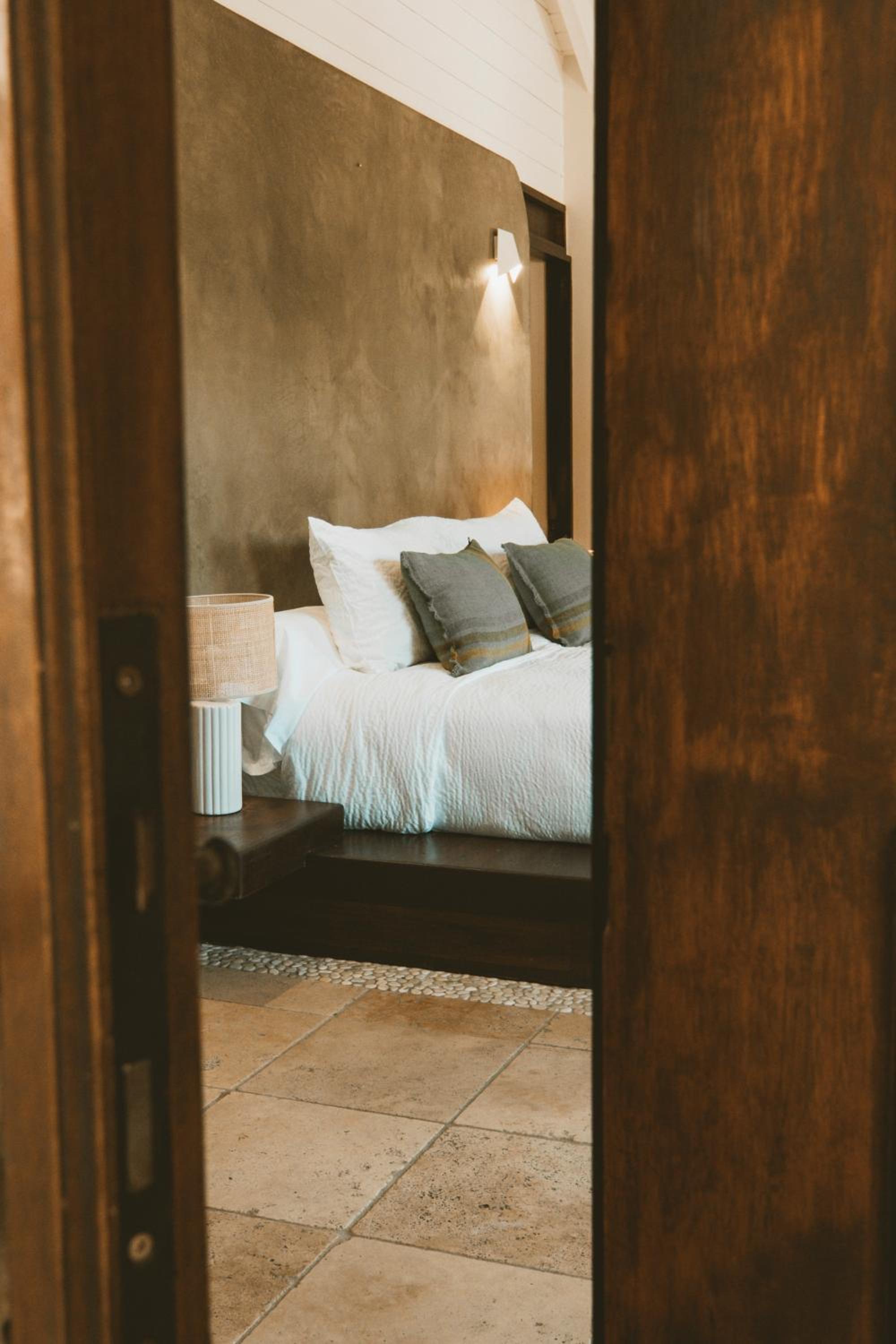 Deluxe Suite with Spa Bath - Photo 6