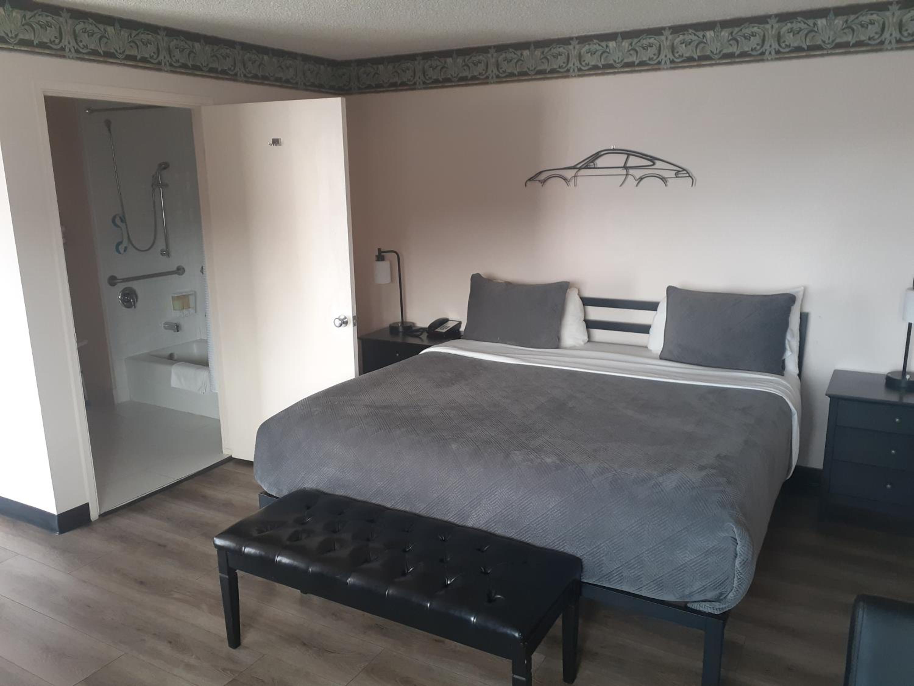 King Room - Disability Access - Photo 3