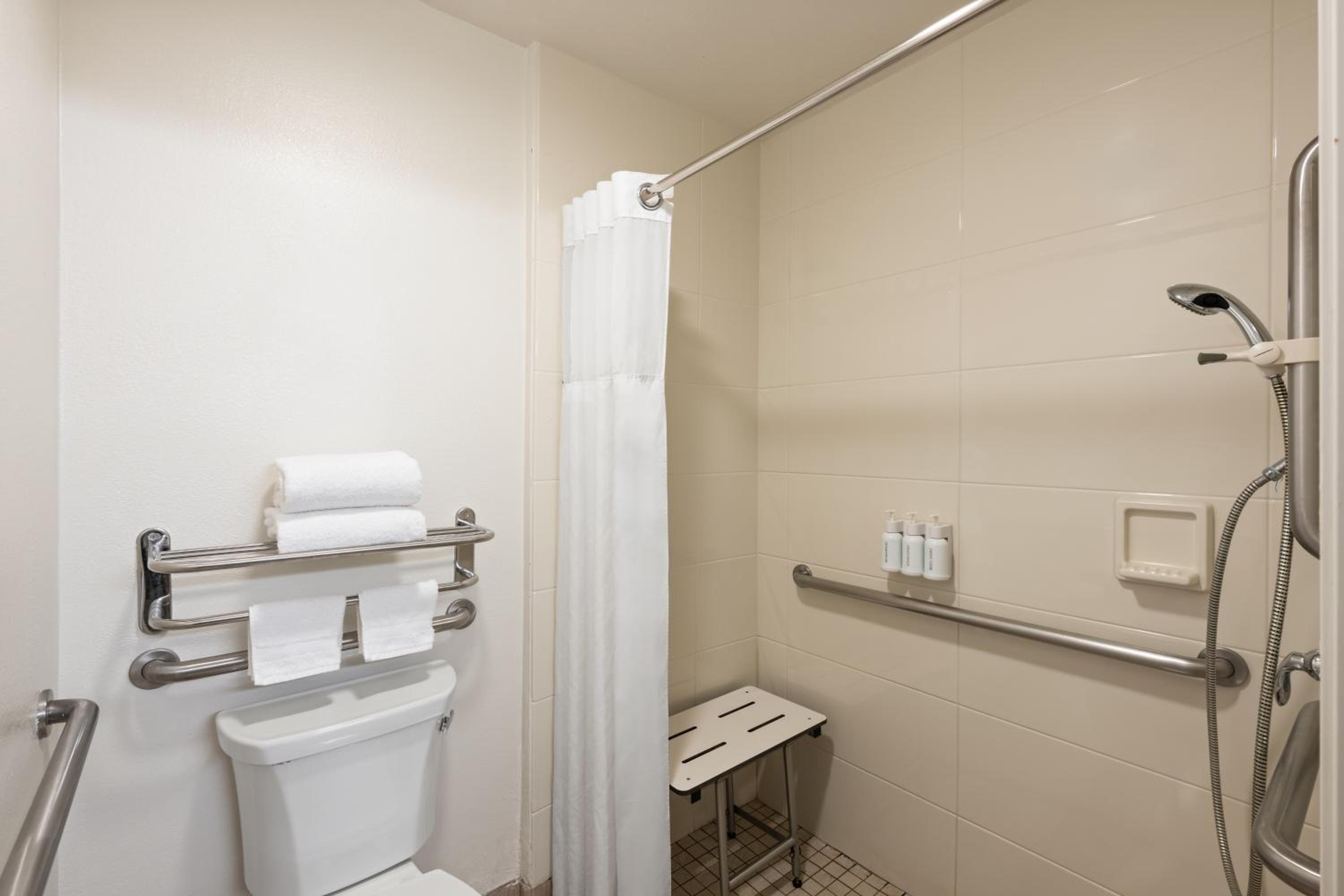 King Room - Disability Access/Non-Smoking - Photo 3