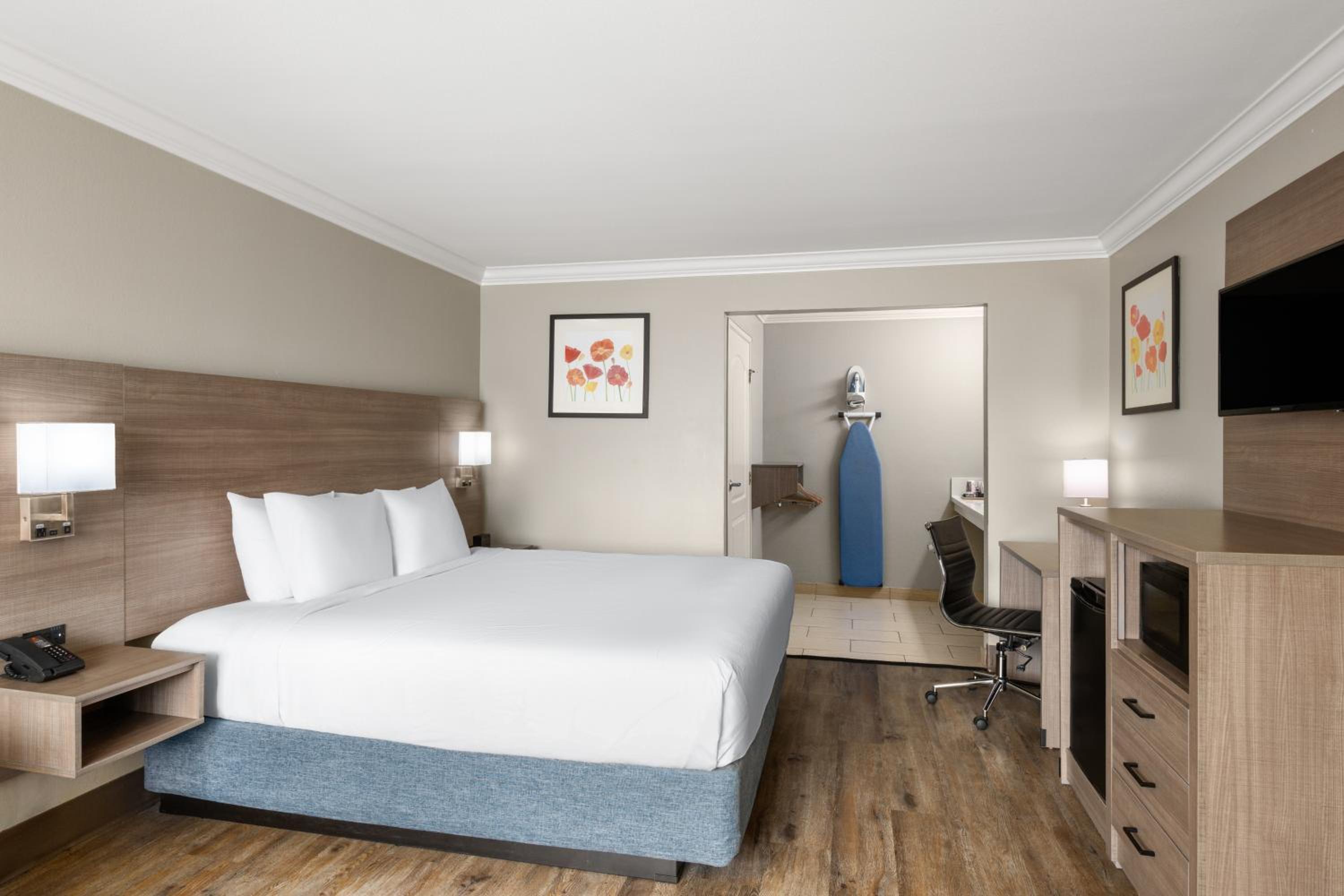 King Room - Disability Access/Non-Smoking - Photo 2