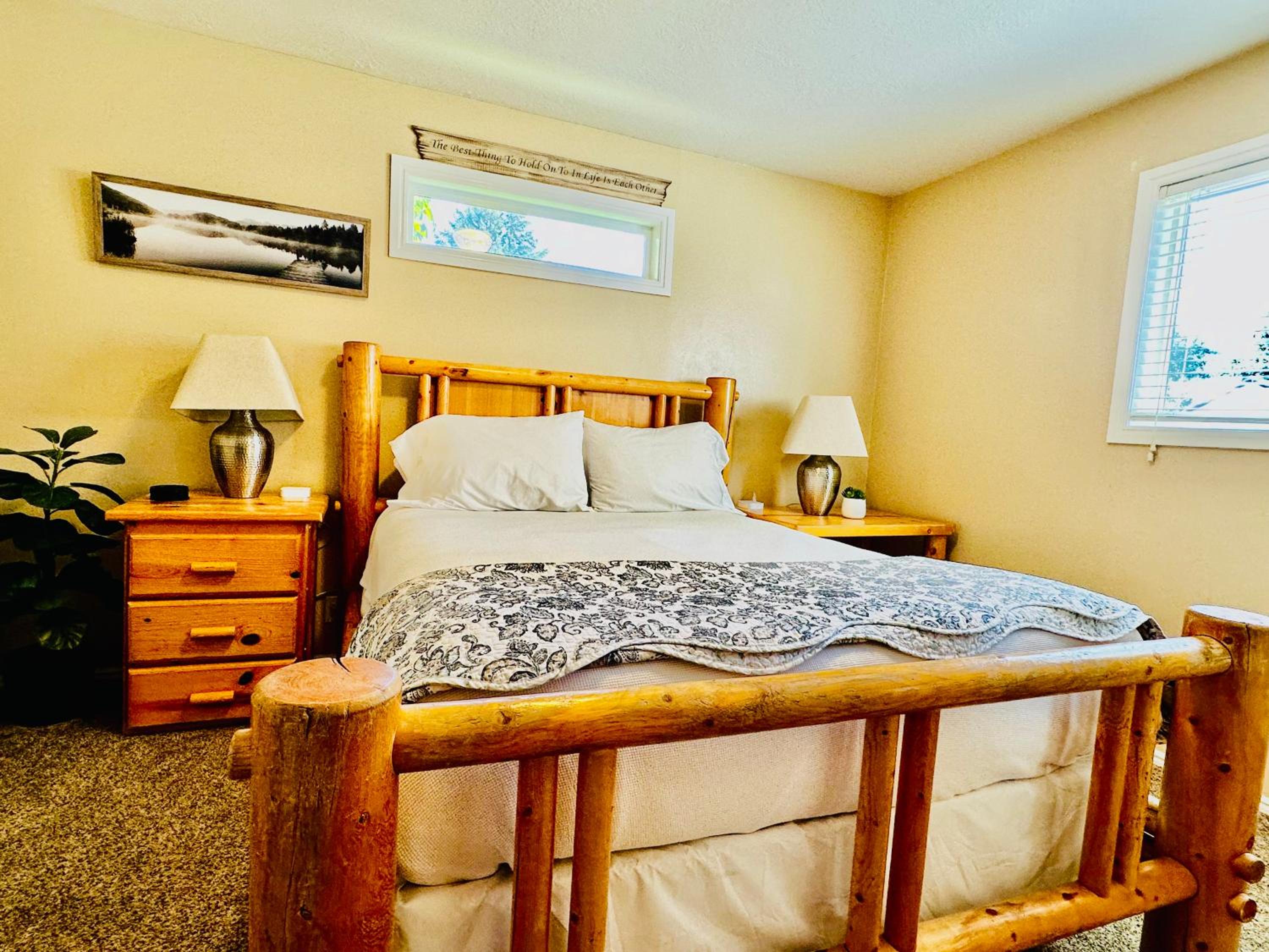 Five-Bedroom House photo 1