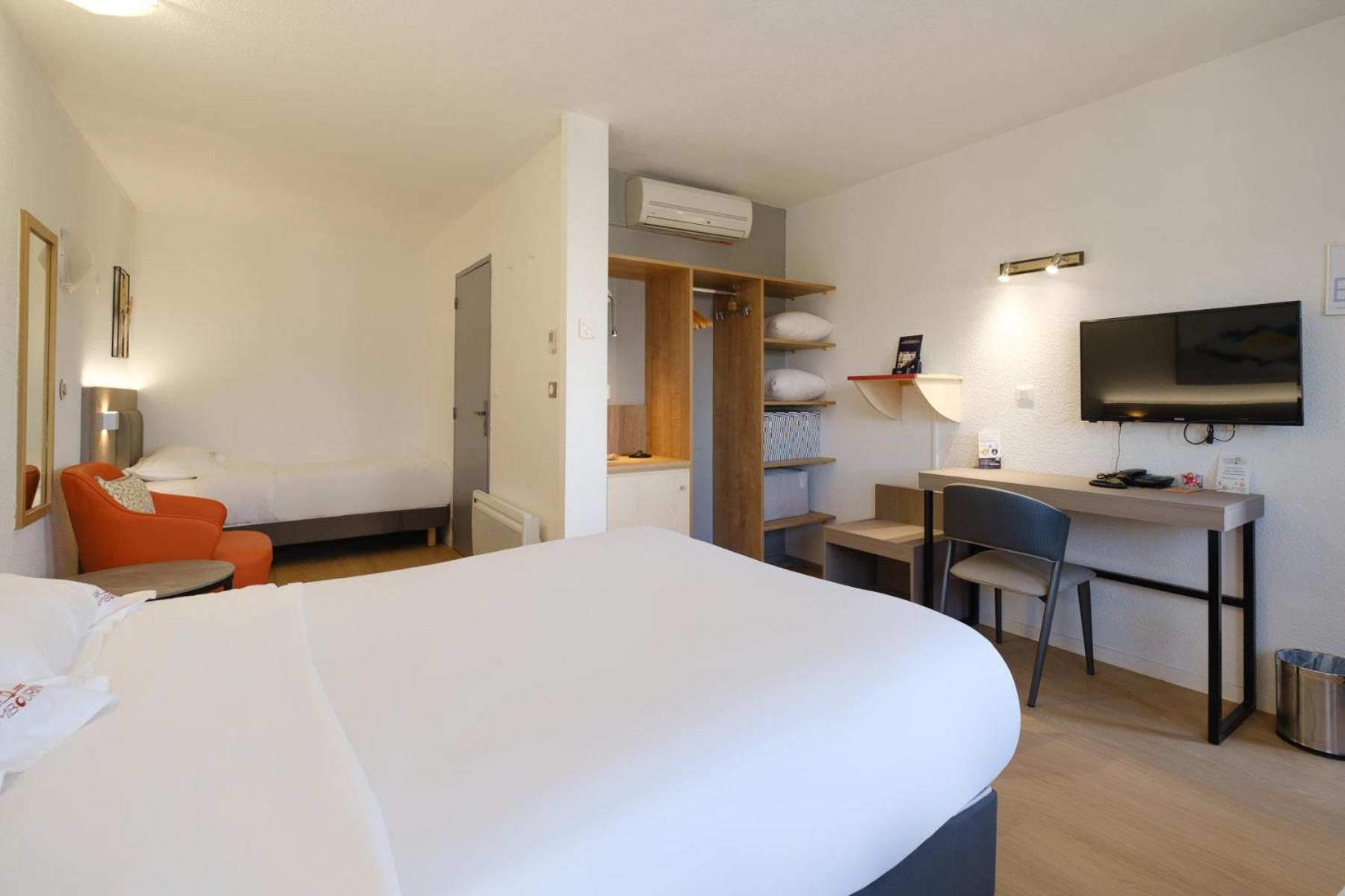Quadruple Room - Photo 2