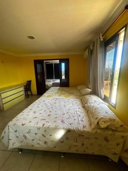 Five-Bedroom House photo 1