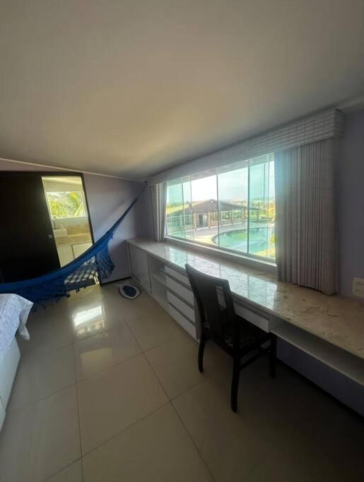 Five-Bedroom House photo 3
