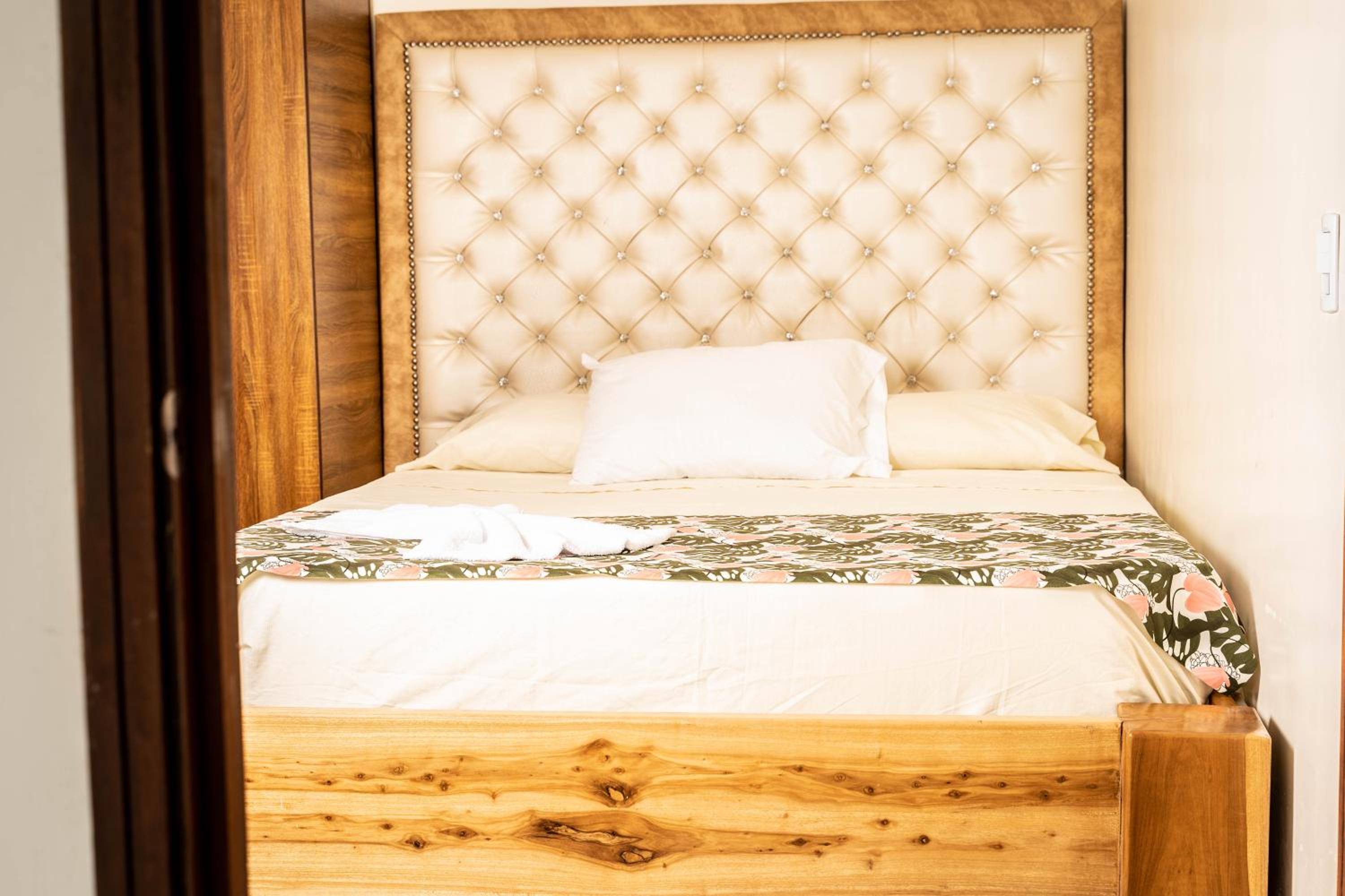 Standard Twin Room with Shared Bathroom