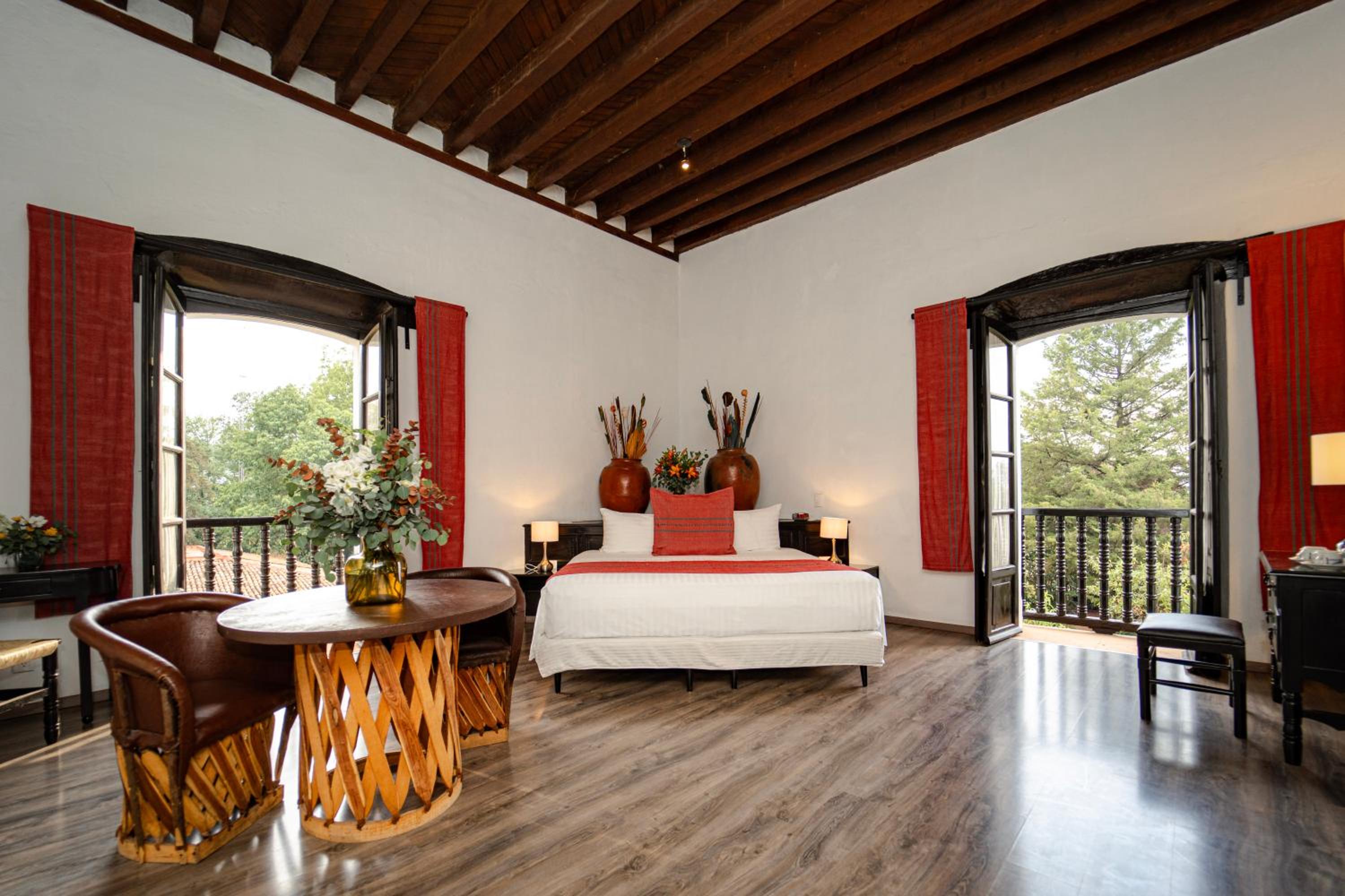 Junior King Suite - Photo 2