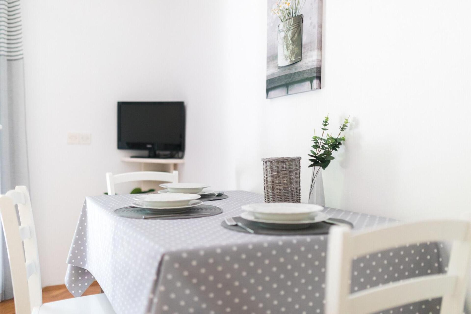 One-Bedroom Apartment with Terrace photo 3