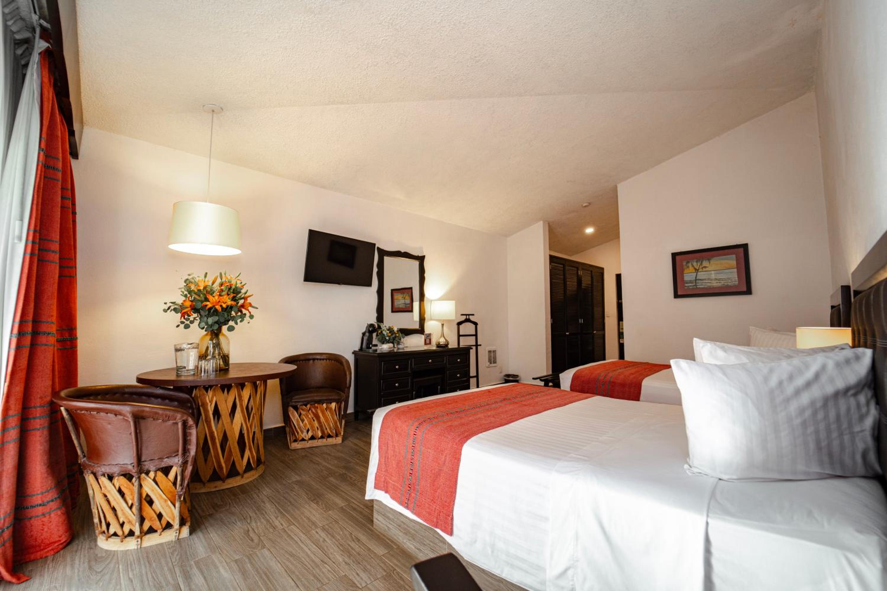 Deluxe Double Room with Two Double Beds - Photo 1