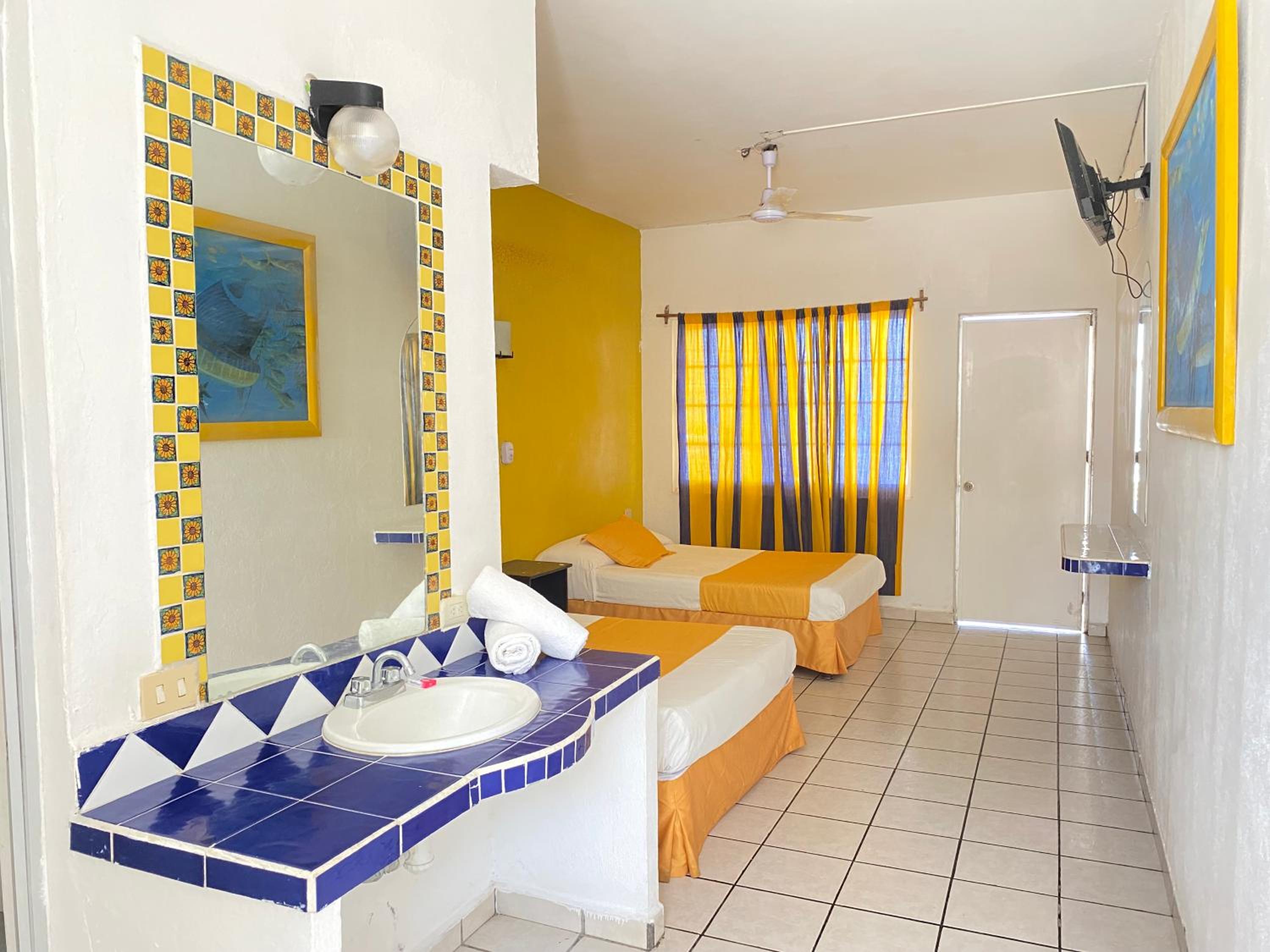 Standard Twin Room with Sea View photo 1