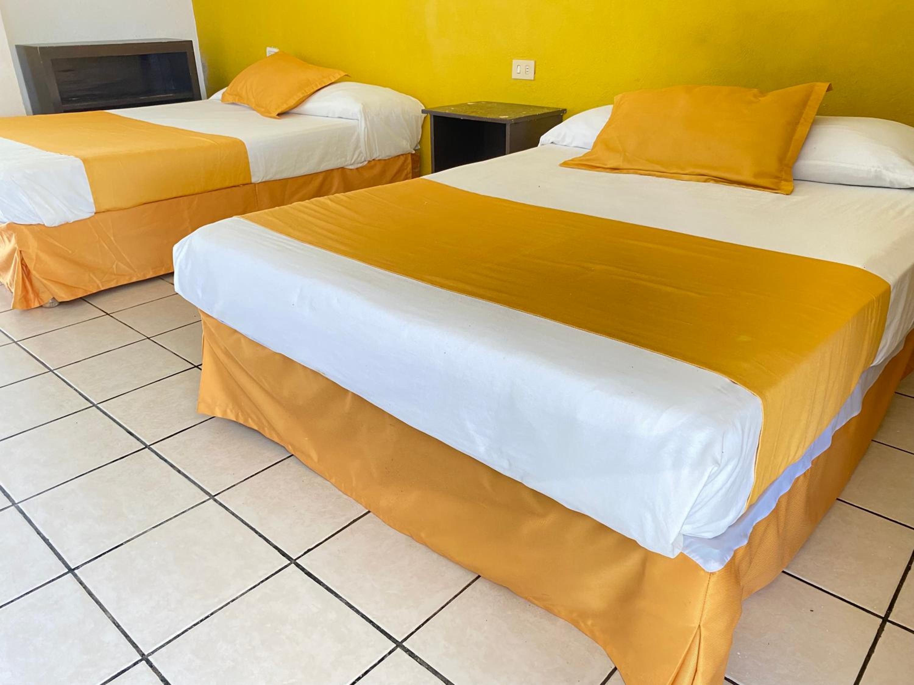Standard Twin Room with Sea View photo 2