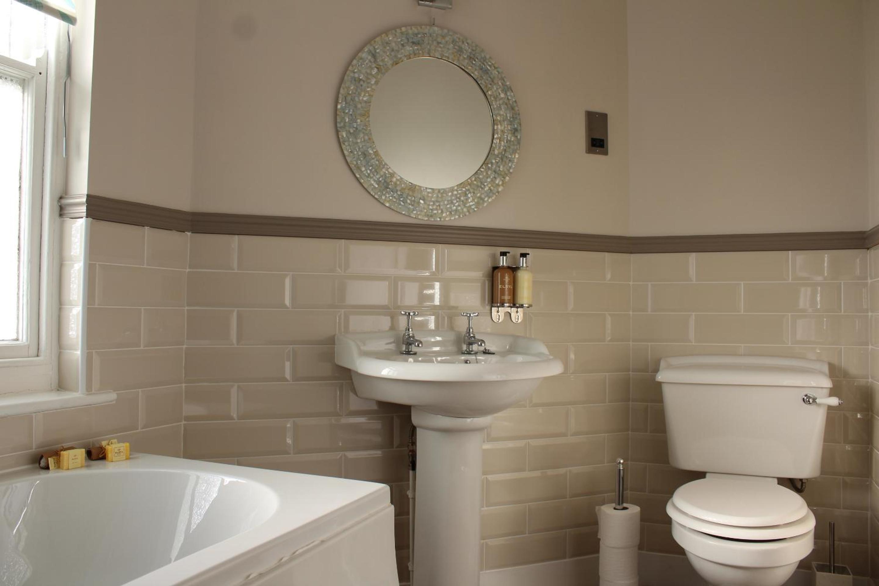 Double Room with Private Bathroom photo 2