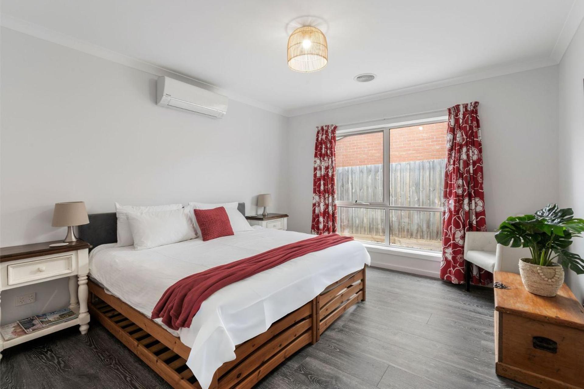 Three-Bedroom House photo 1