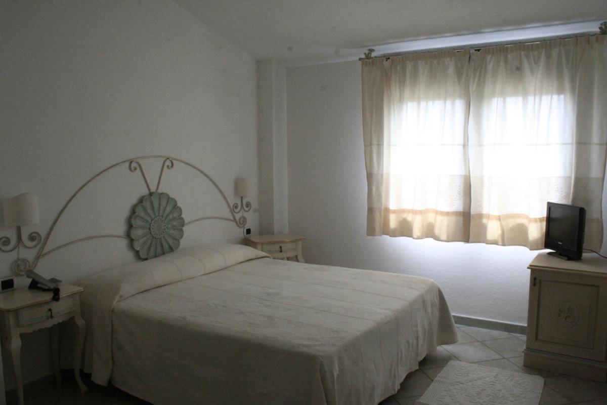 Single Room with Mountain View