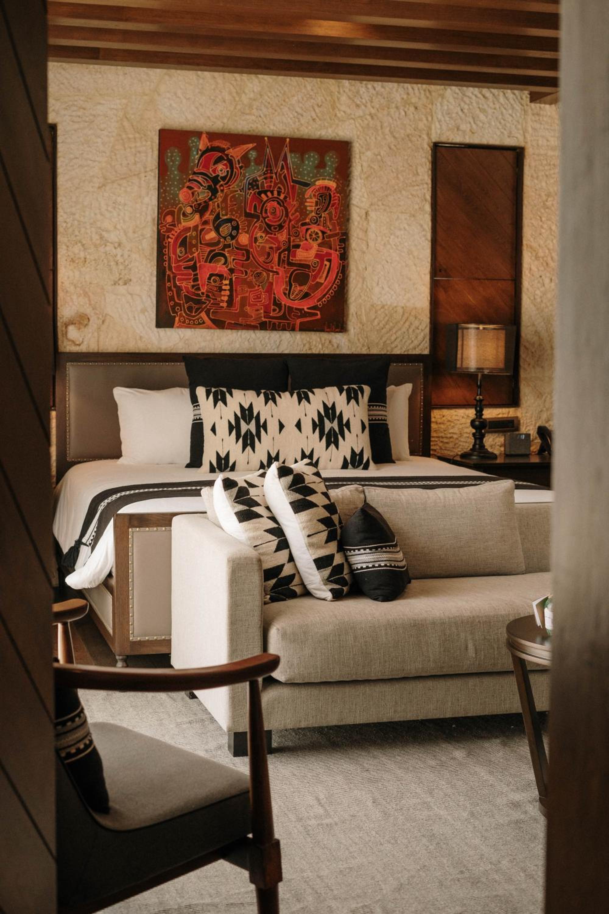 Deluxe Suite - Photo 2