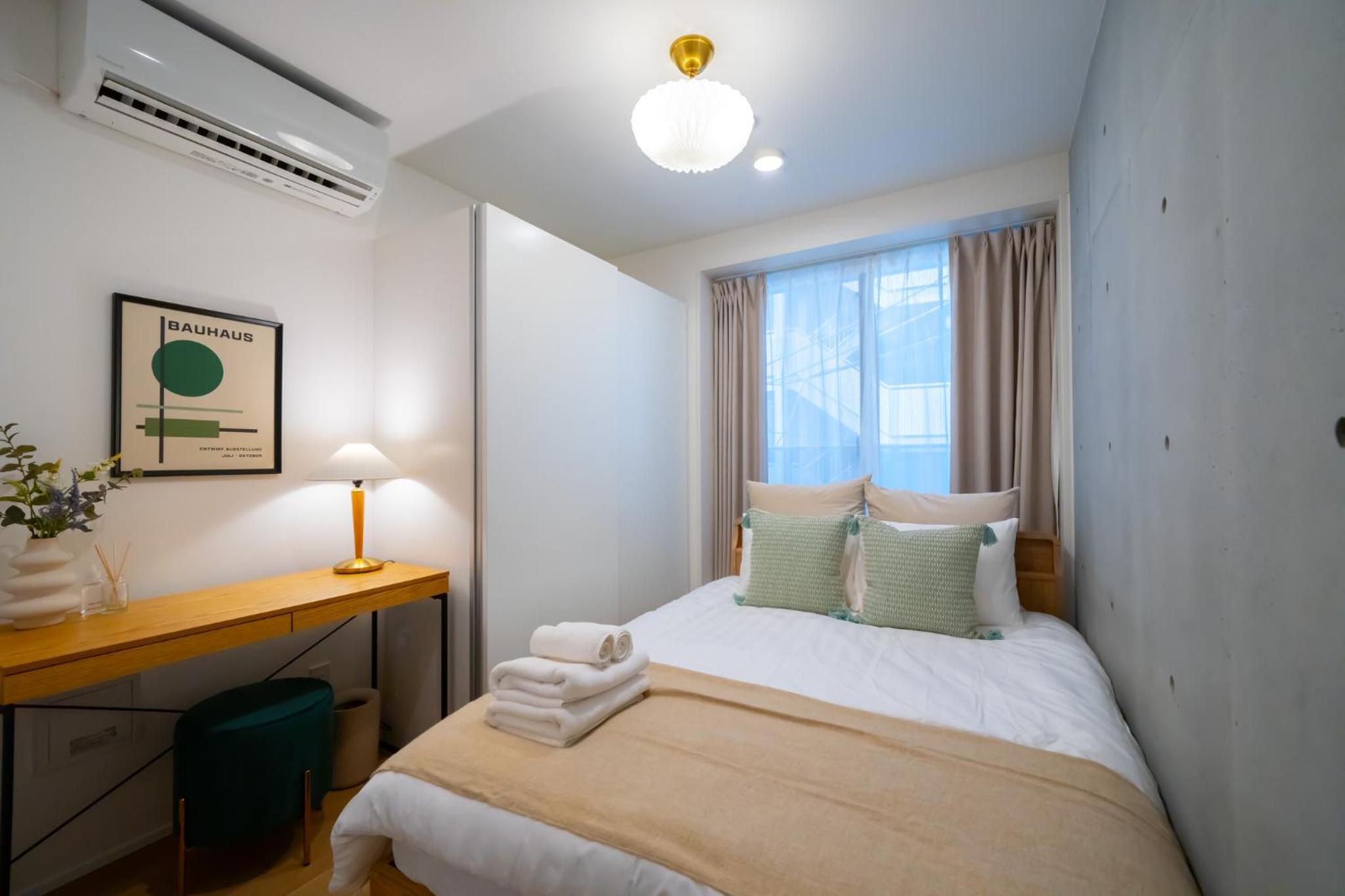 One-Bedroom Apartment photo 1