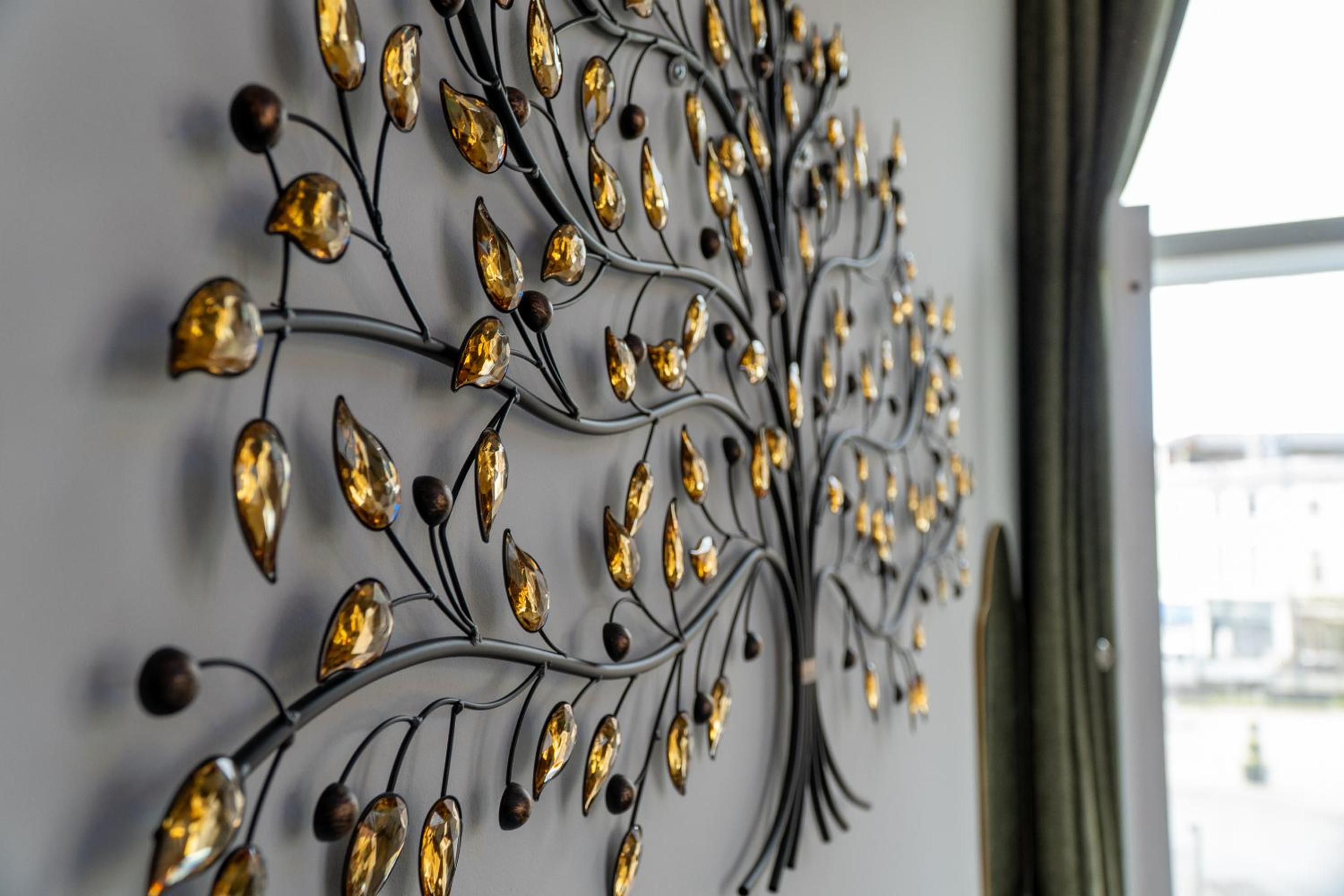 Superior King Room - Photo 11