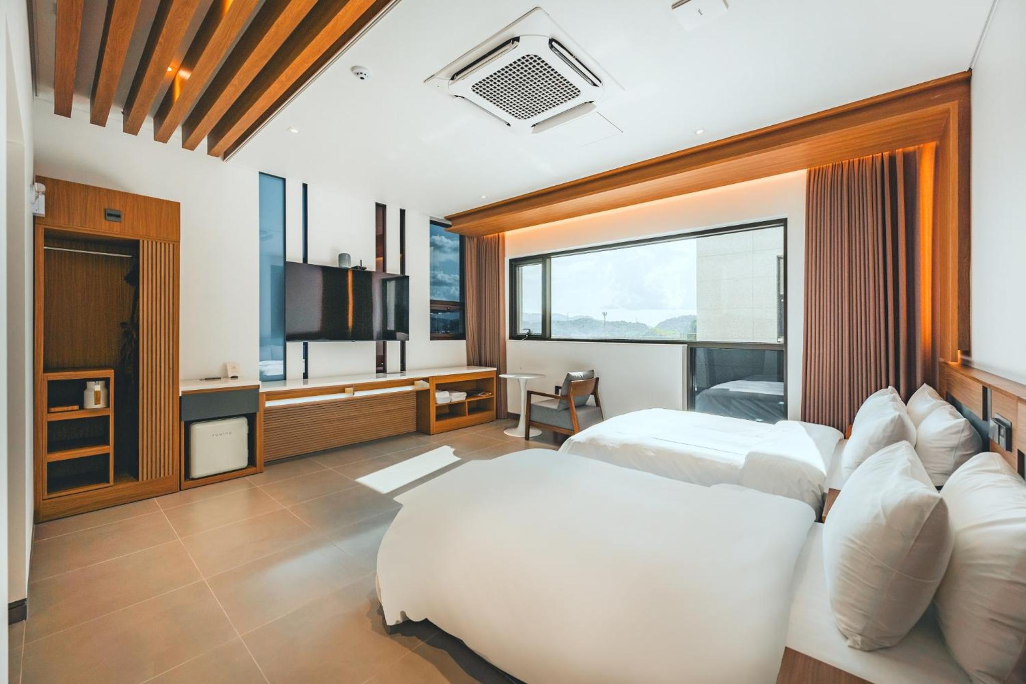 Superior Twin Room - Photo 1