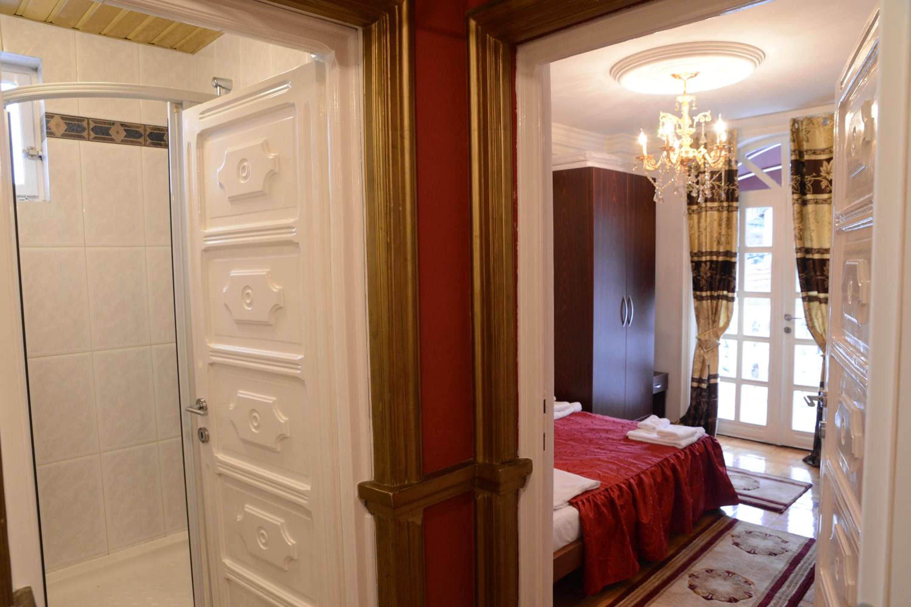 King Room with Balcony photo 1