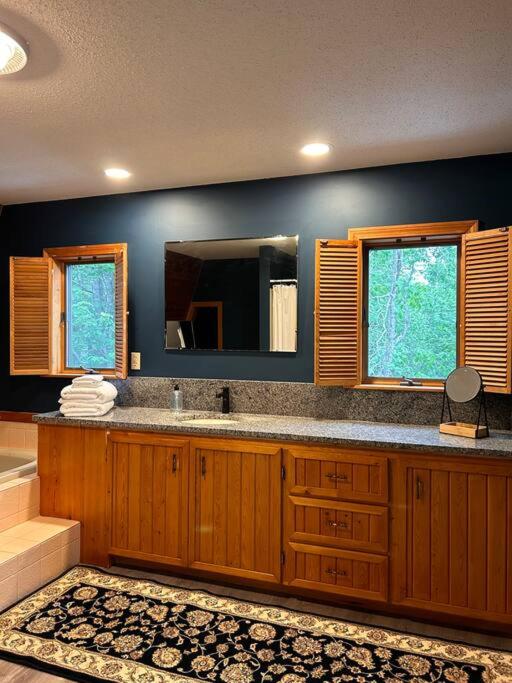 Three-Bedroom House photo 3