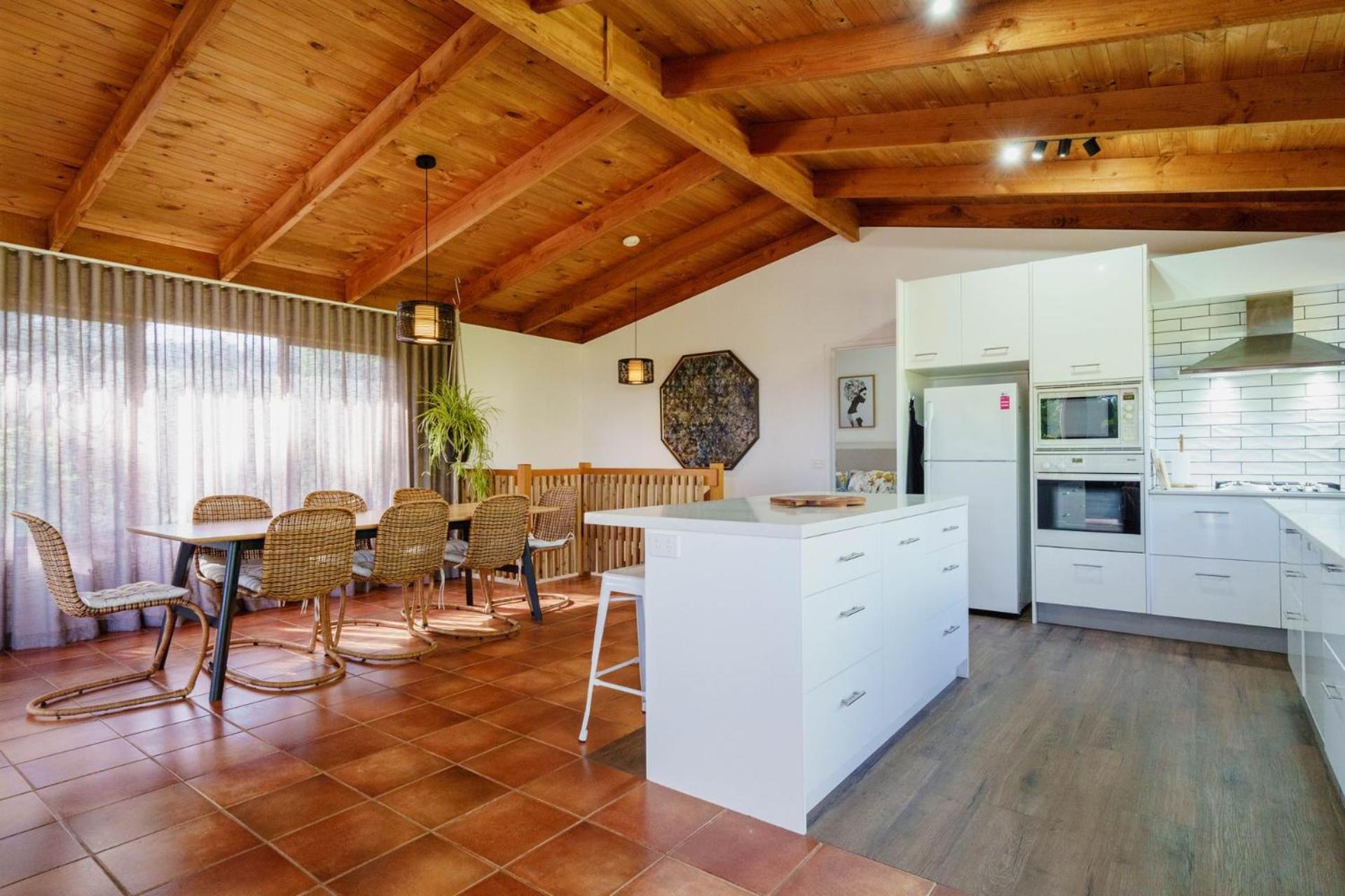 Three-Bedroom House photo 3