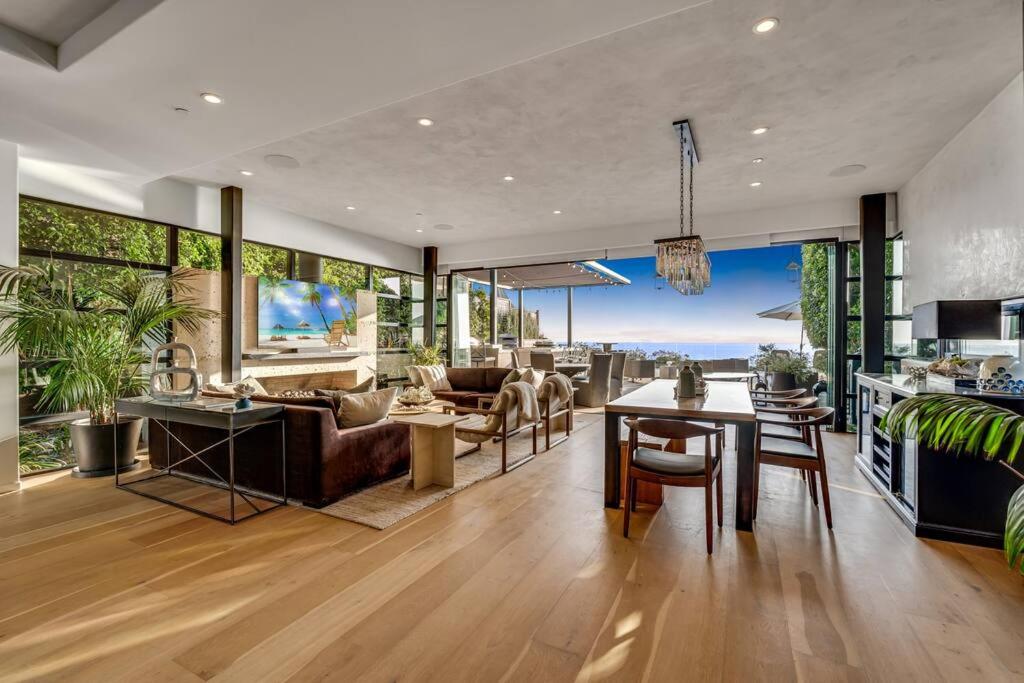 Villa photo 1