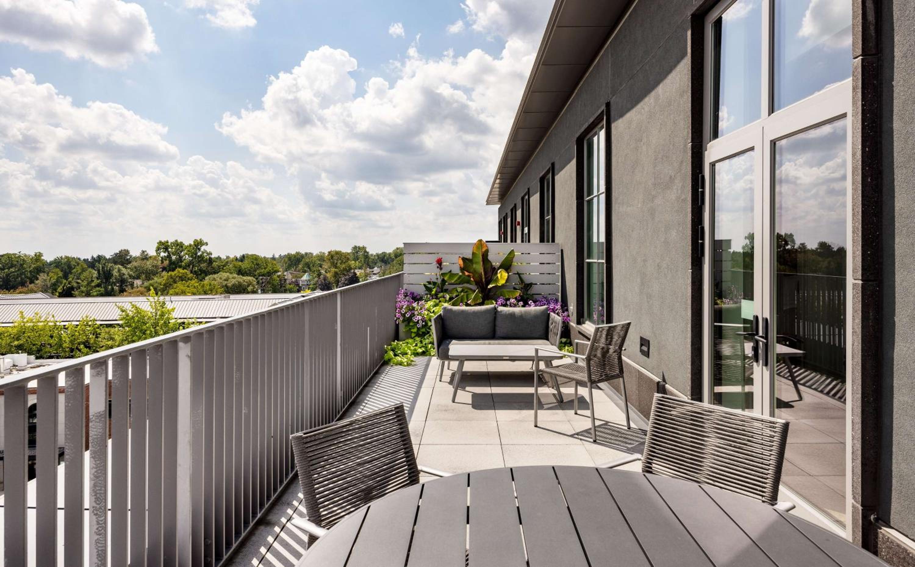 King Suite with Terrace - Photo 2