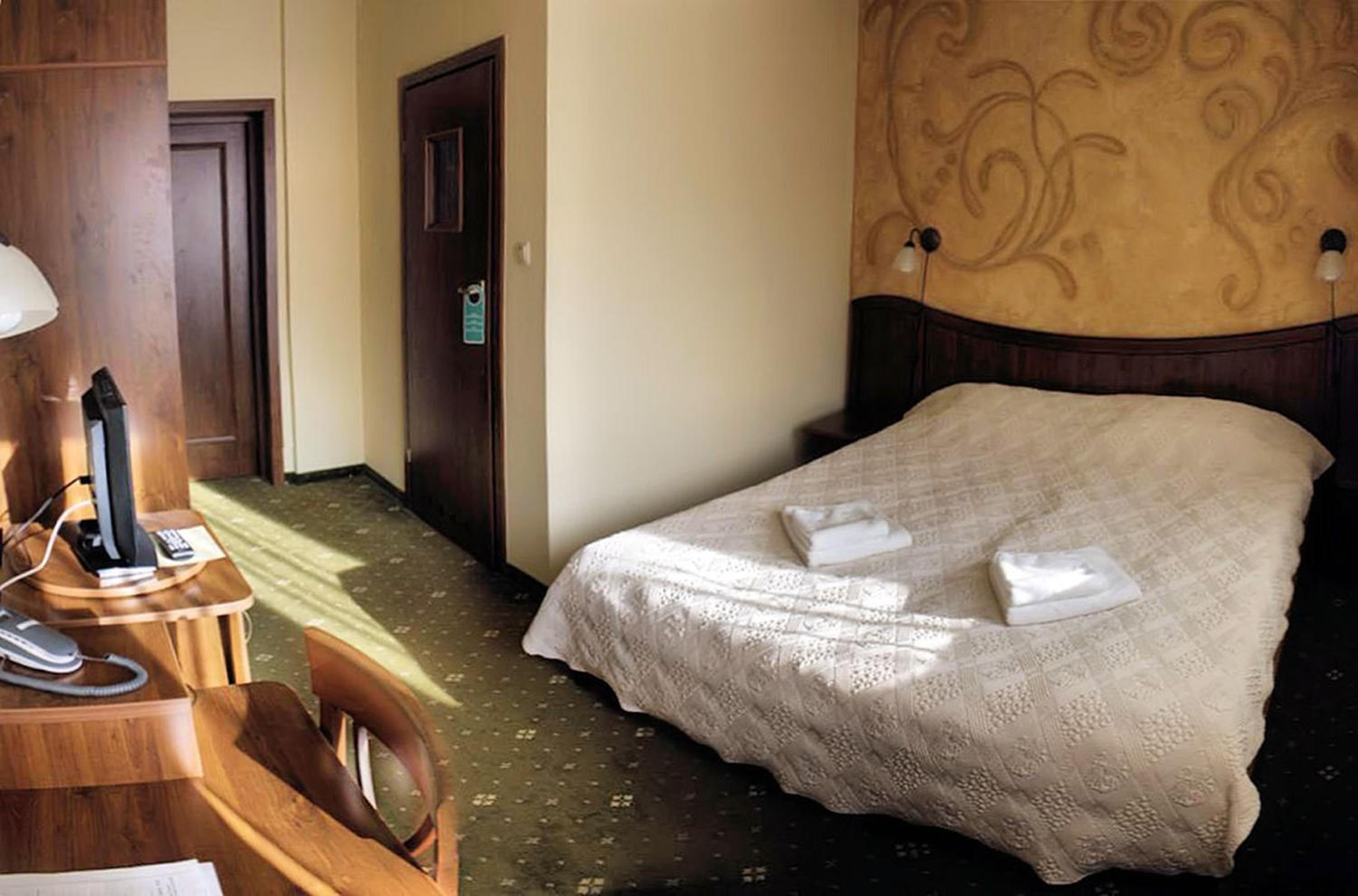 Double or Twin Room - Photo 2